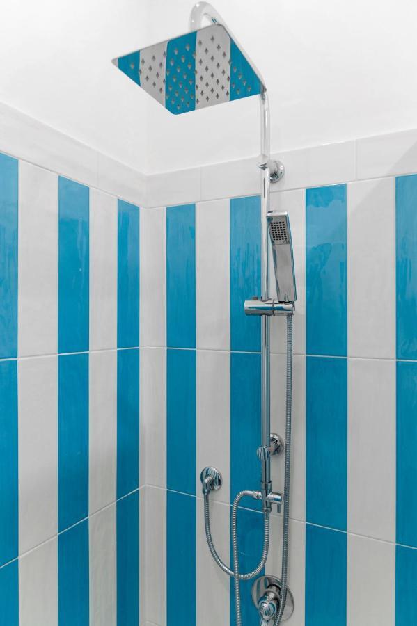 Bed & Breakfast Blue Coral *