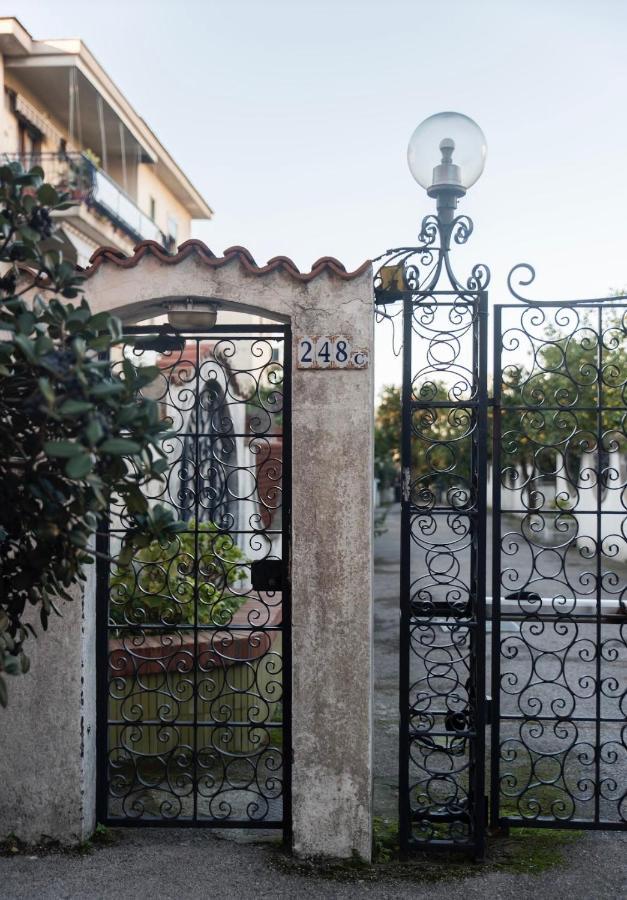 Hidden Garden & * Sorrento