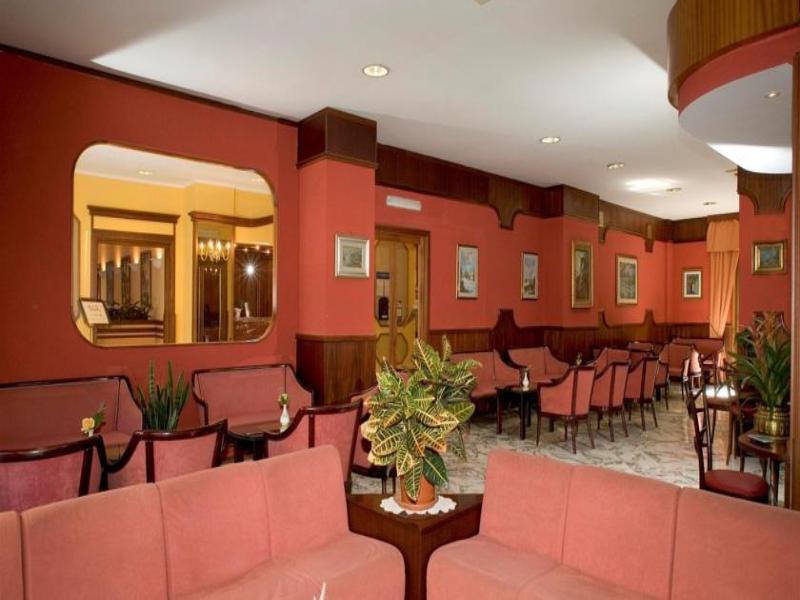 Ascot Hotel