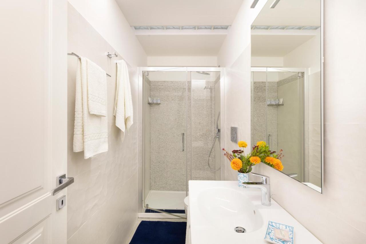 Yourhome - Royal Blue Apartment