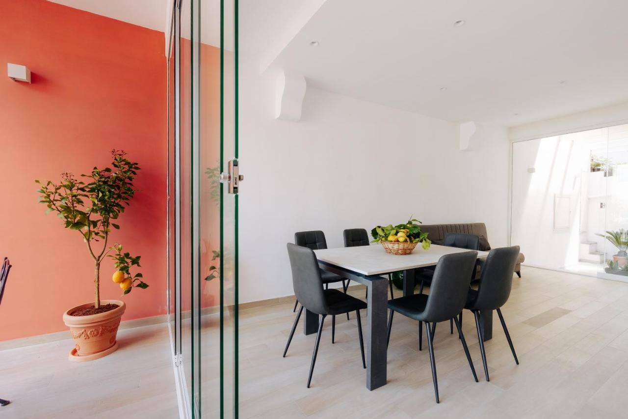 Maison Lorelle - De Vivo Realty