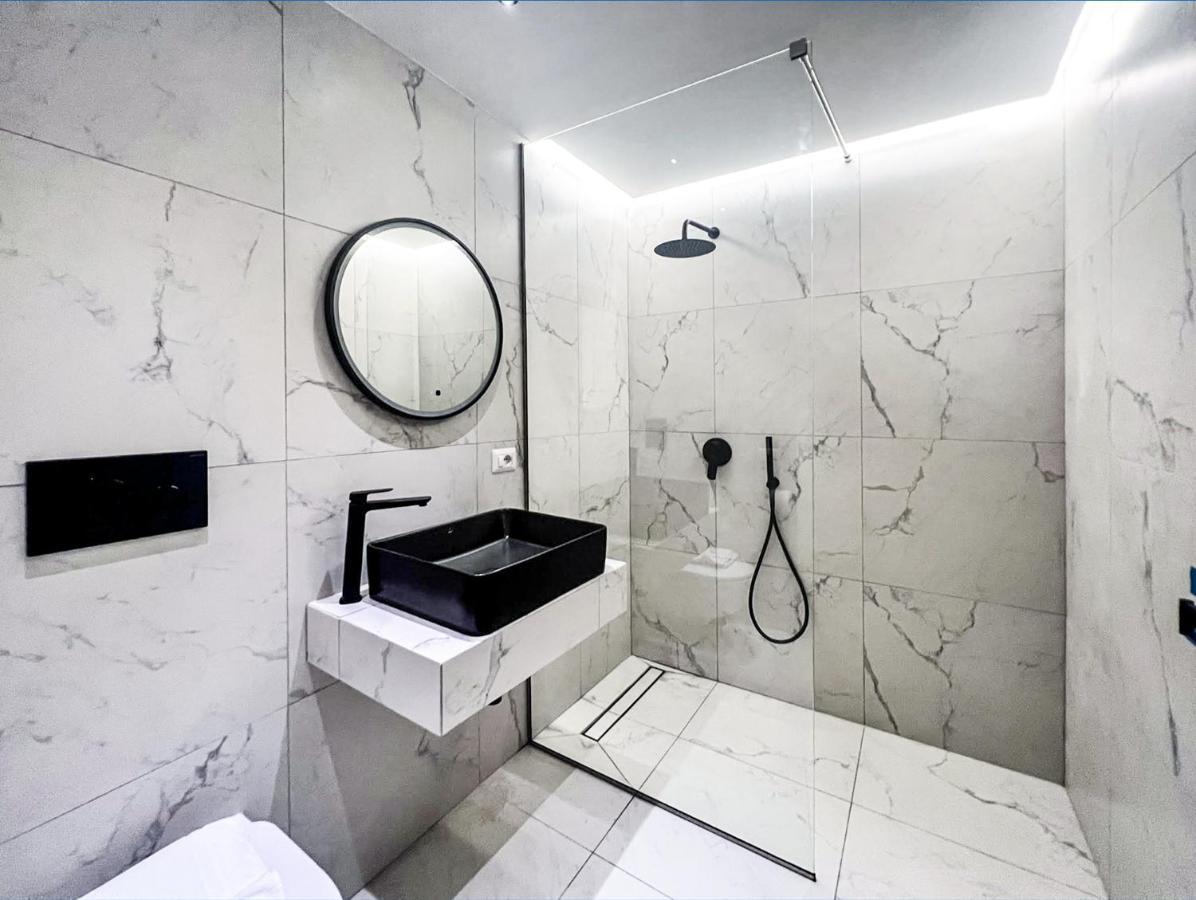 Caruso 1 - Apartment *