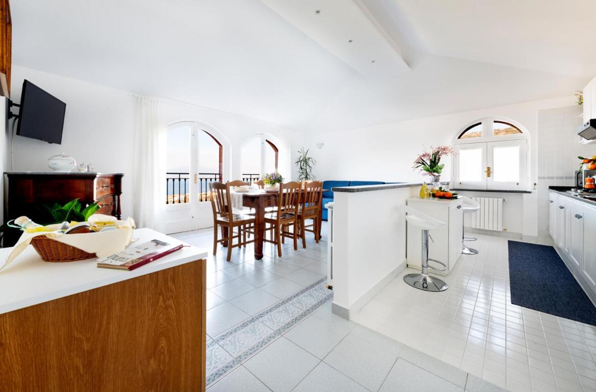 Casa vacanze Sorrentovibes - Sea View Rooftop With Jacuzzi & Garden