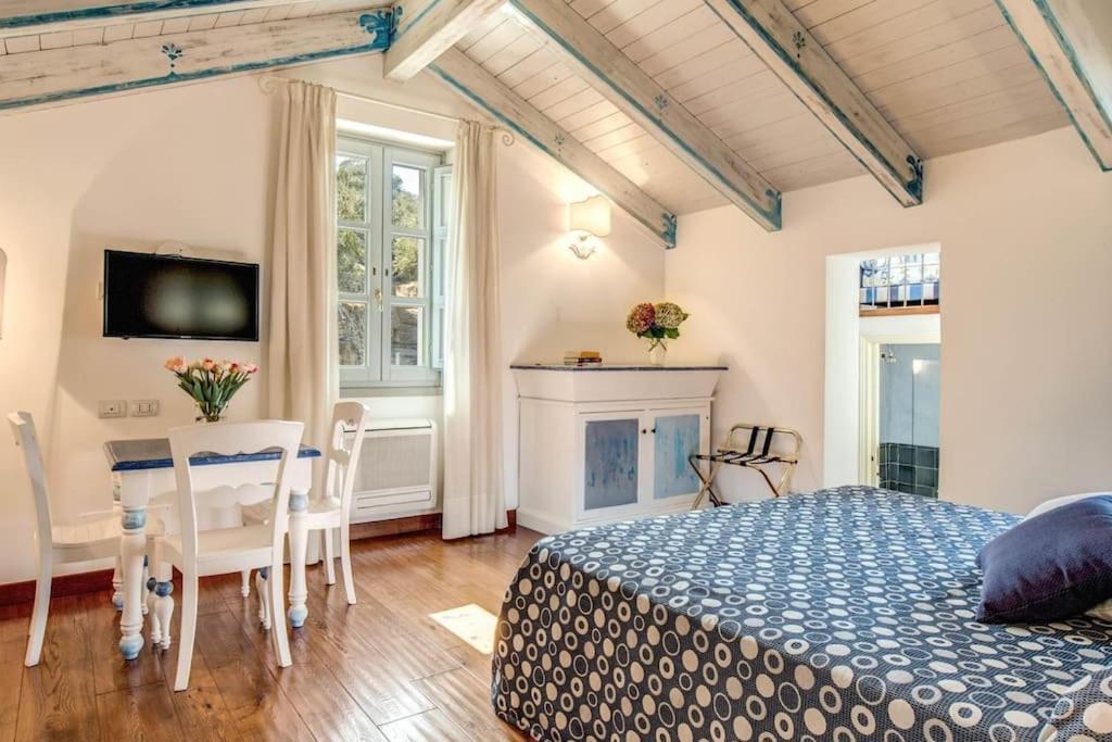Paradise - 9 Bedrooms *