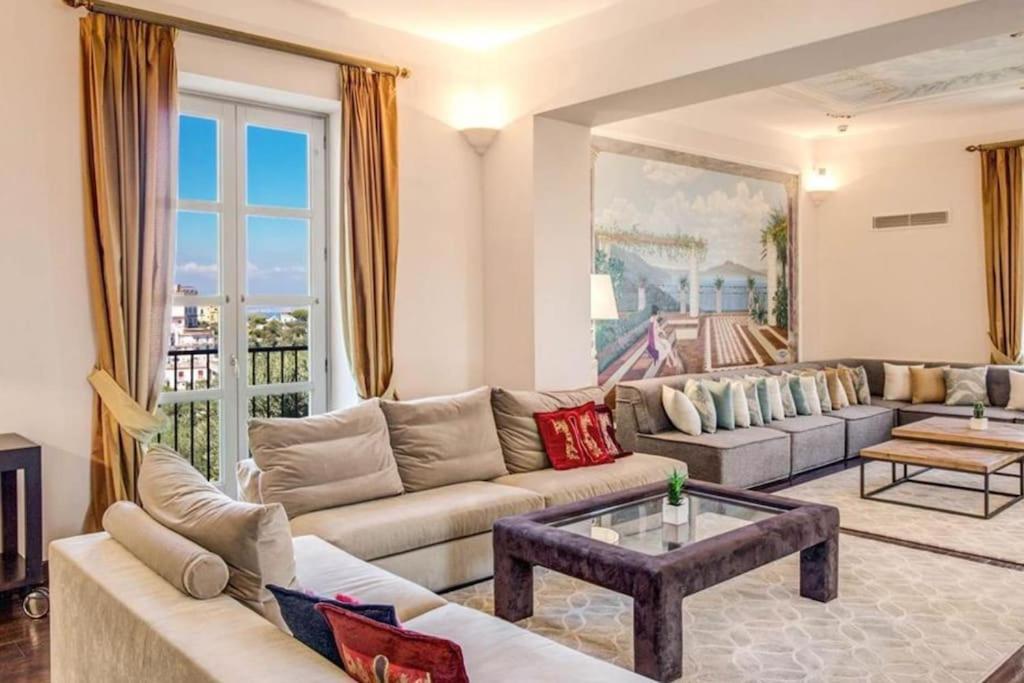 Paradise - 9 Bedrooms