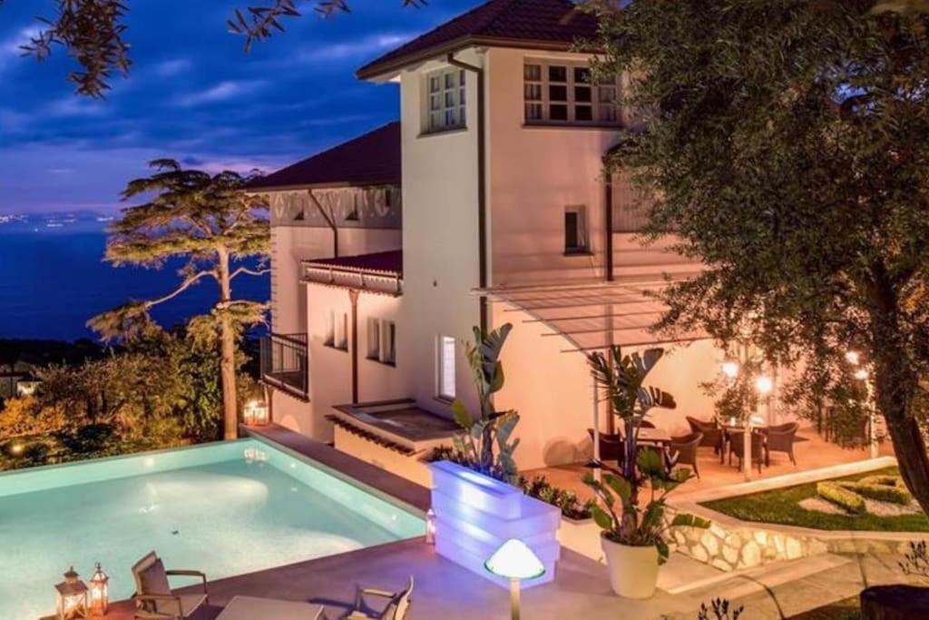 Paradise - 9 Bedrooms * Sorrento