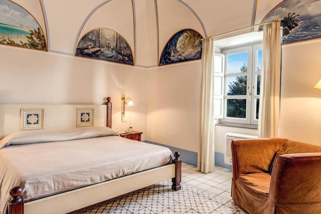 Paradise - 9 Bedrooms Villa *