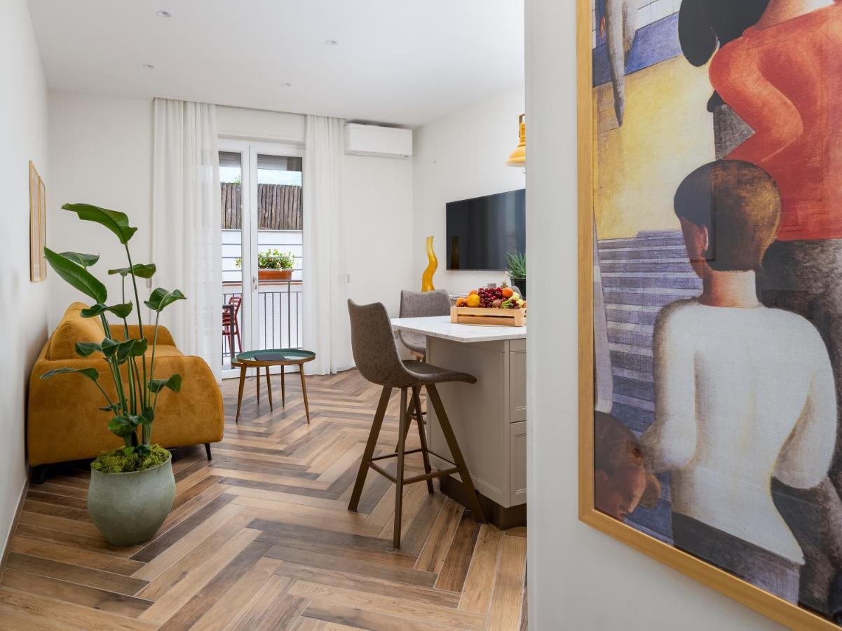 Futura Smart Flat - De Vivo Realty Apartment