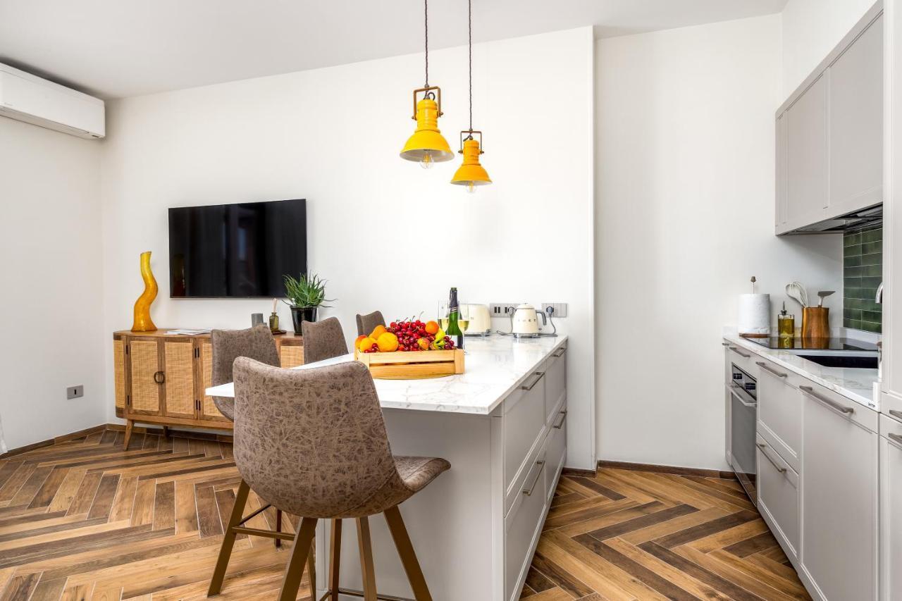 Futura Smart Flat - De Vivo Realty Apartment *