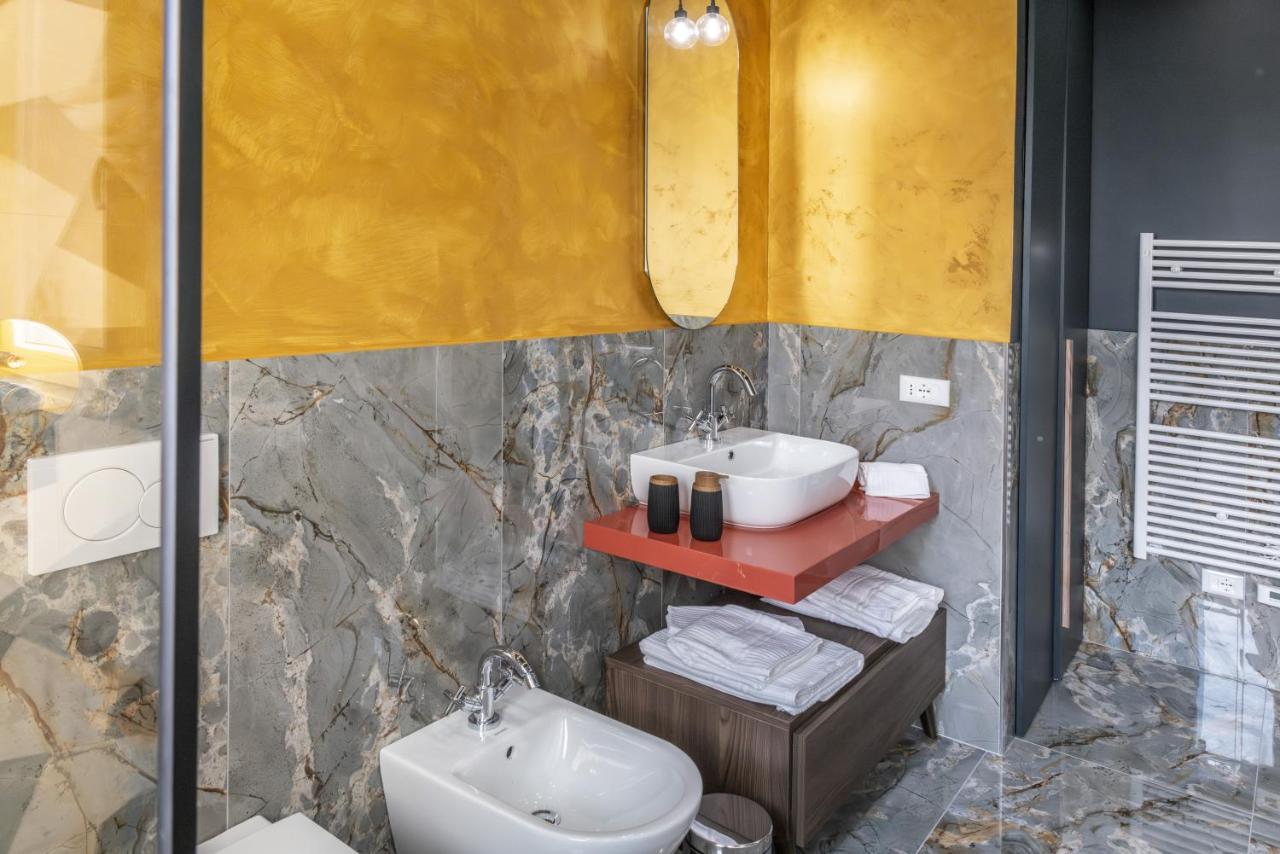Gold Luxury Flat X4 Sorrento