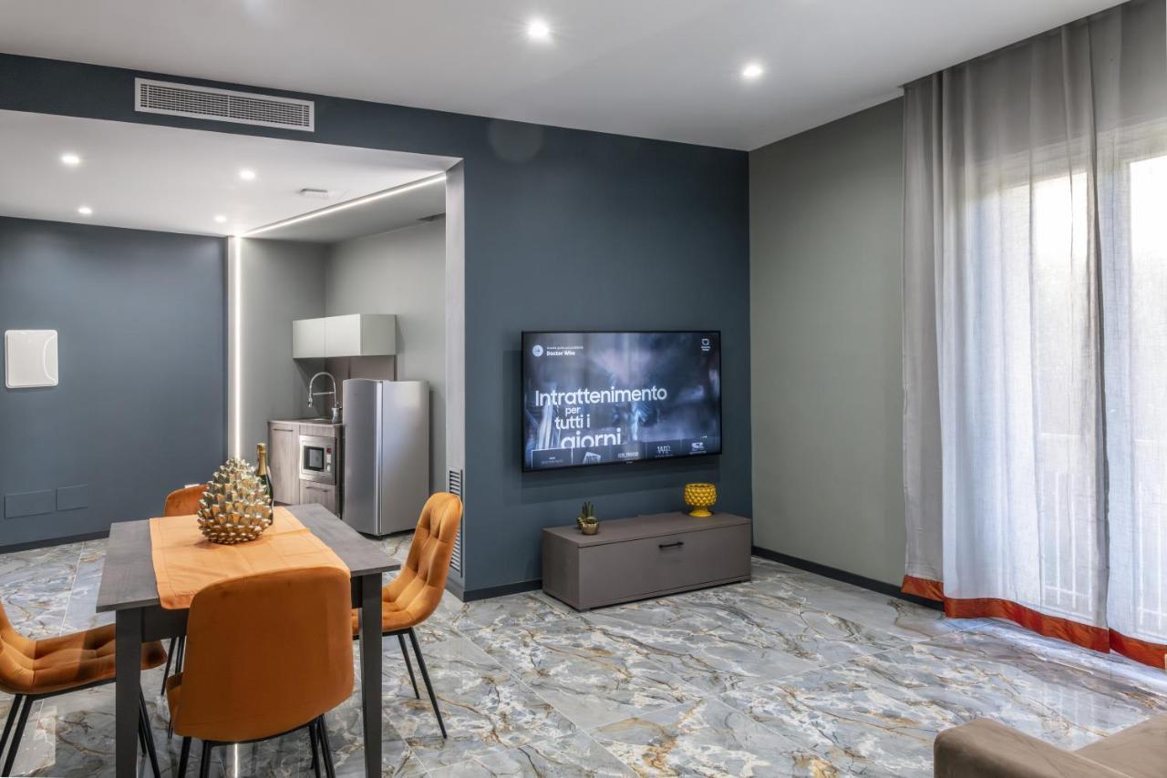 Gold Luxury Flat X4