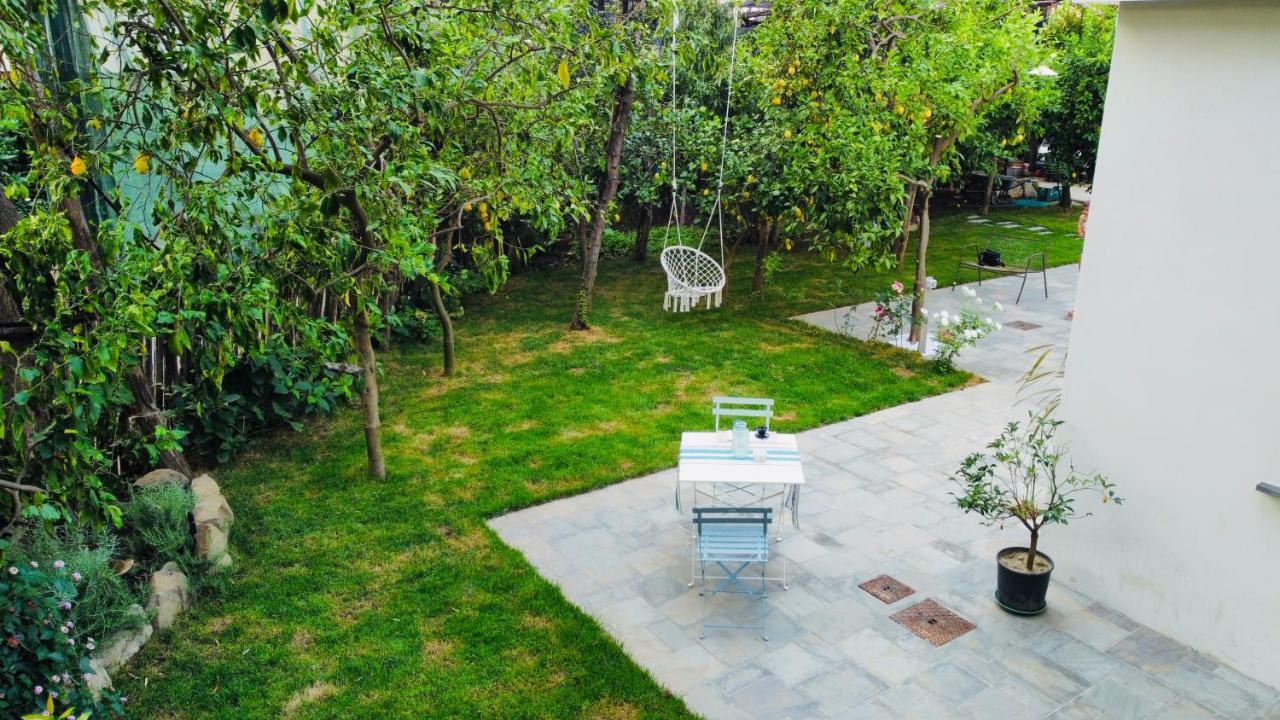 Flavia's Lemons Bed & Breakfast