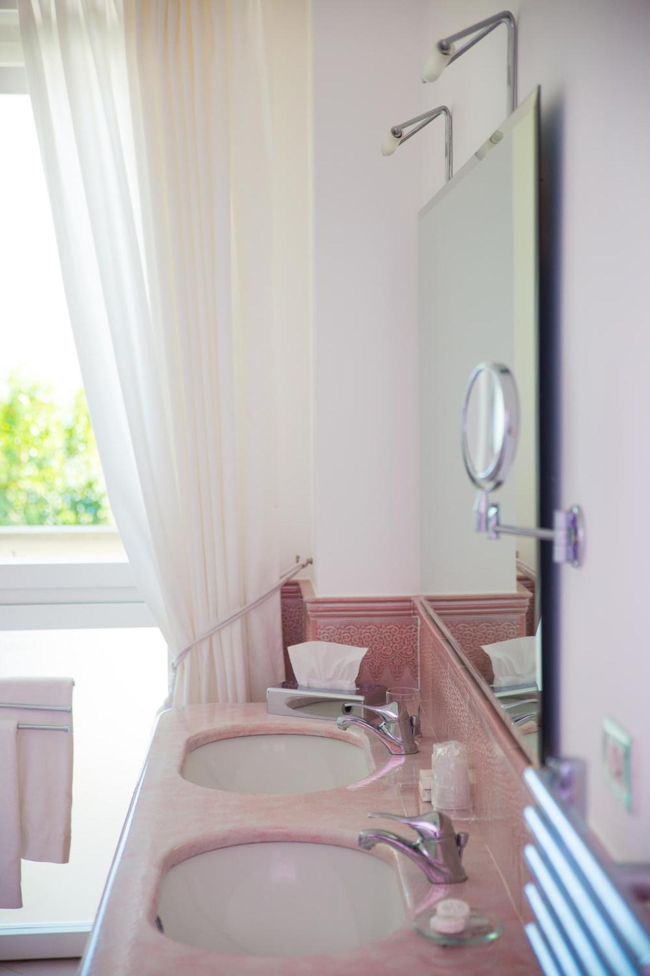 Eliana Hotel 3*