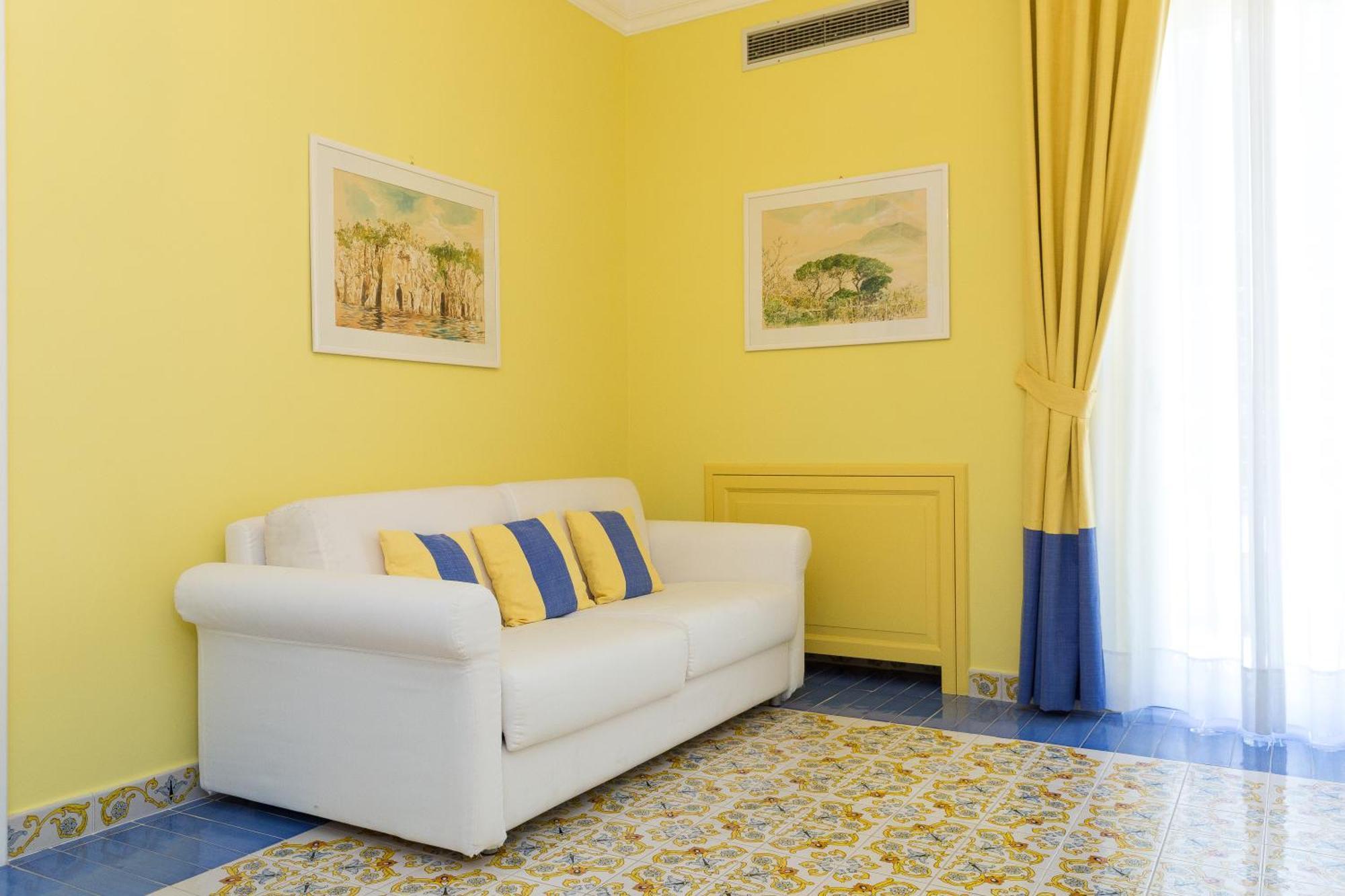 Eliana Hotel