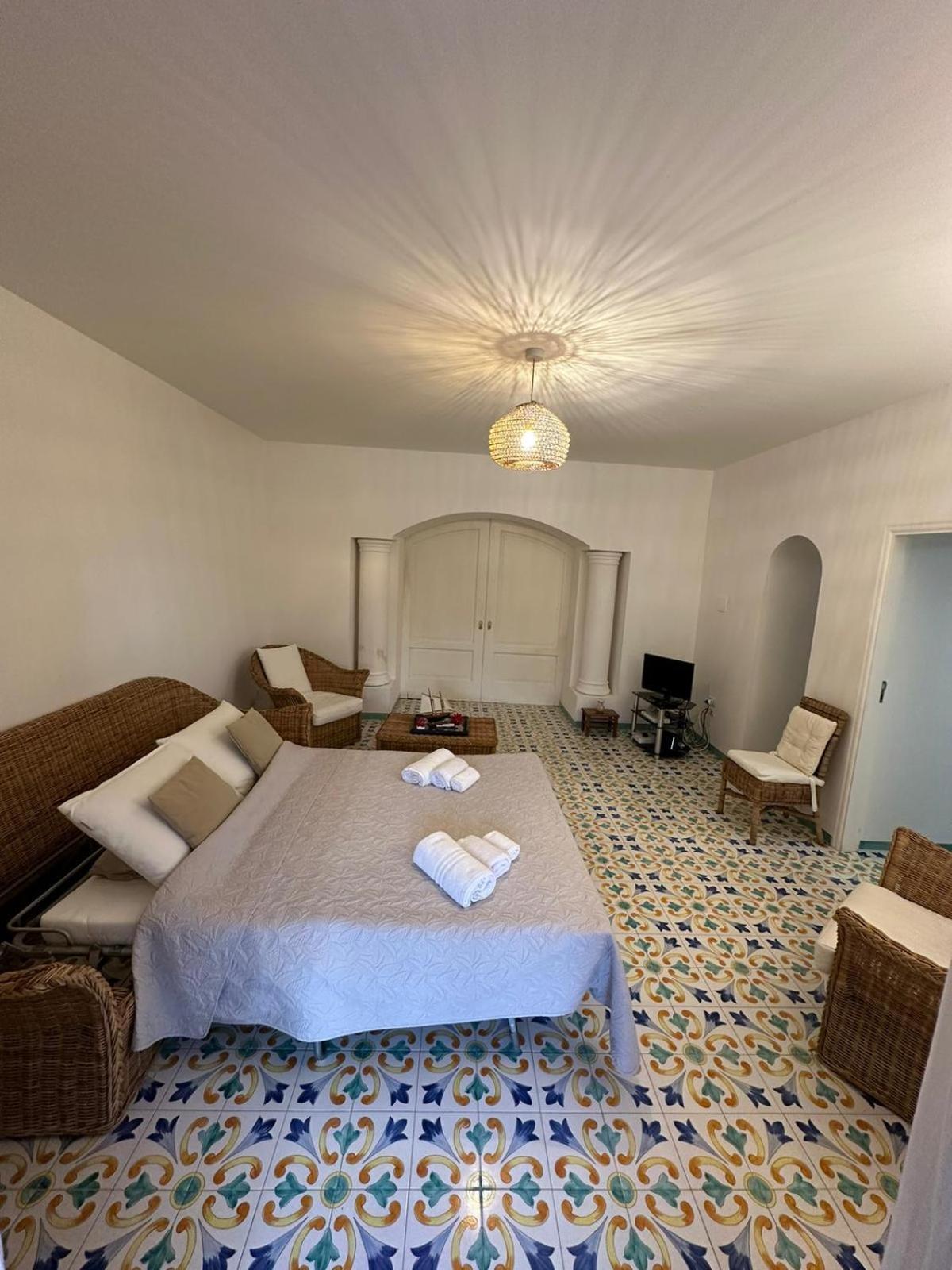 Vie En Rose Villa Sorrento