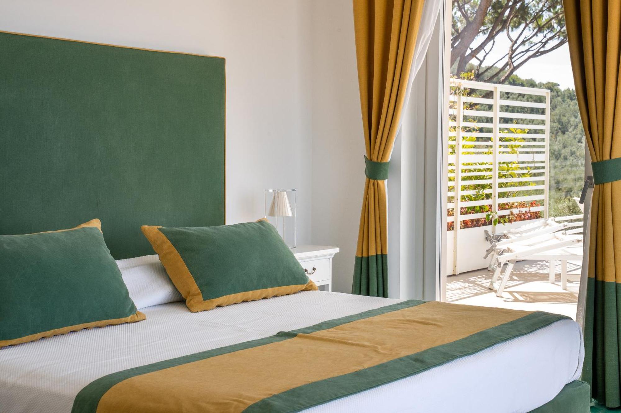 Eliana Hotel
