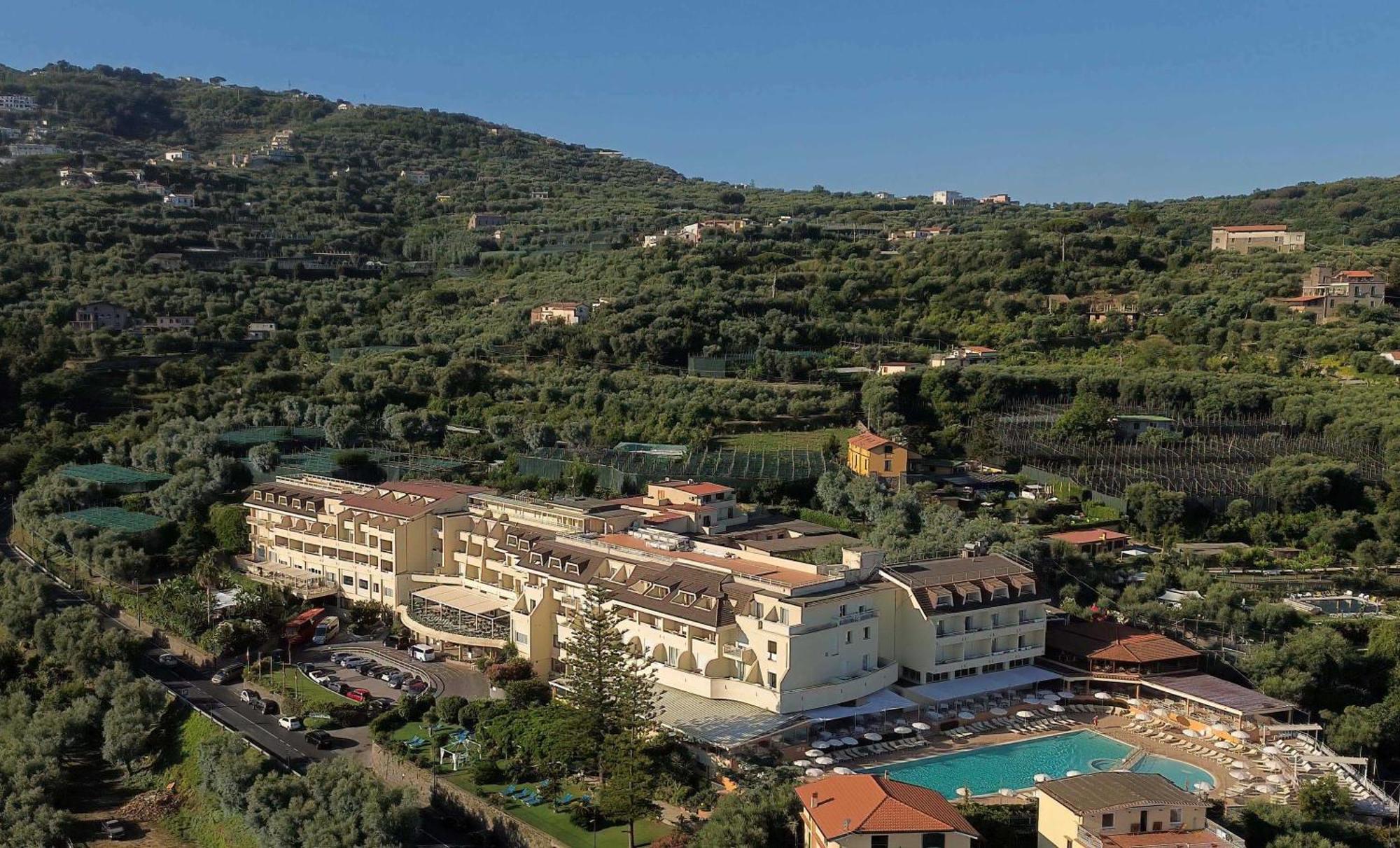 Grand Vesuvio Hotel 4*