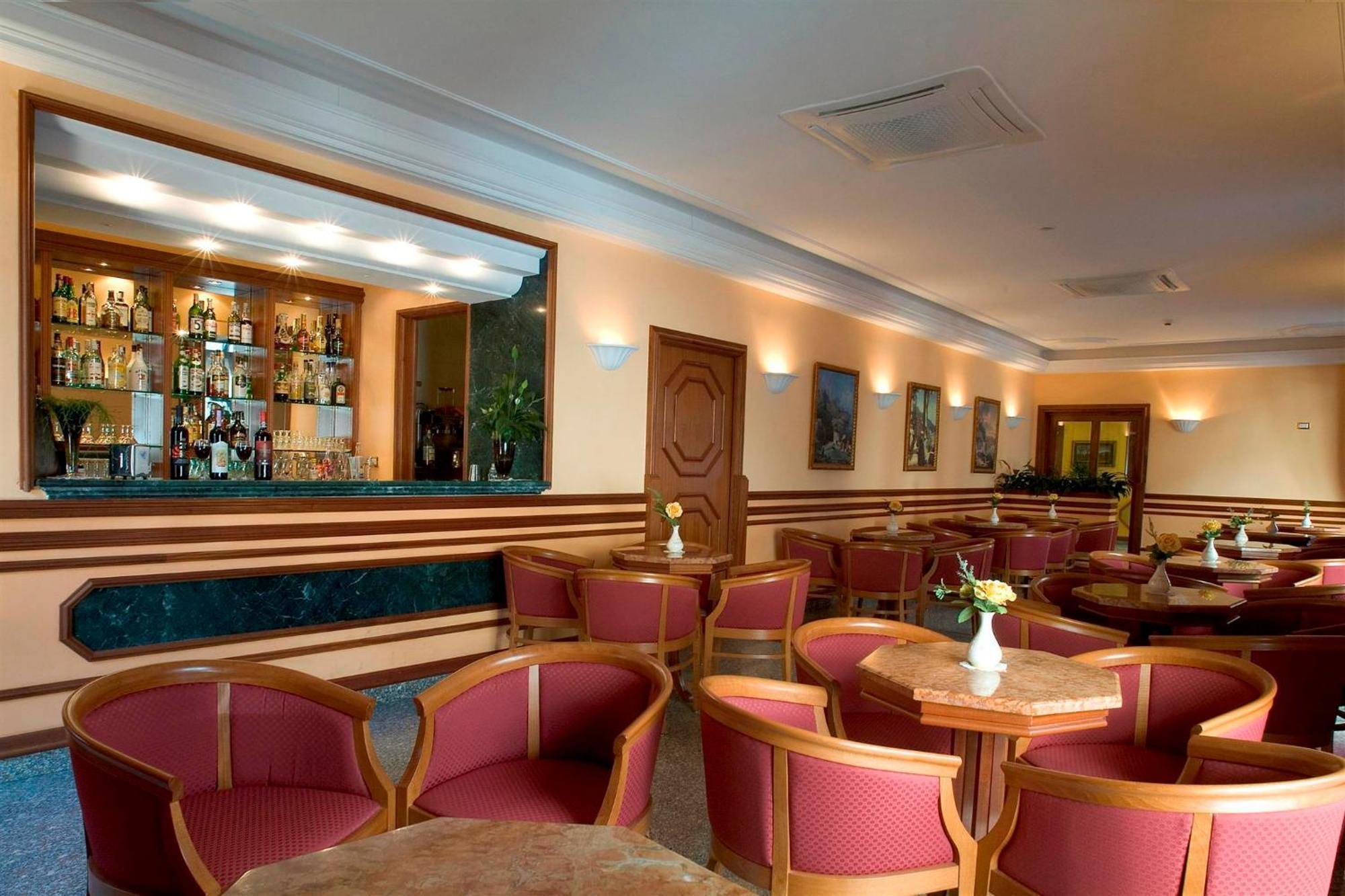 Hotel Ascot