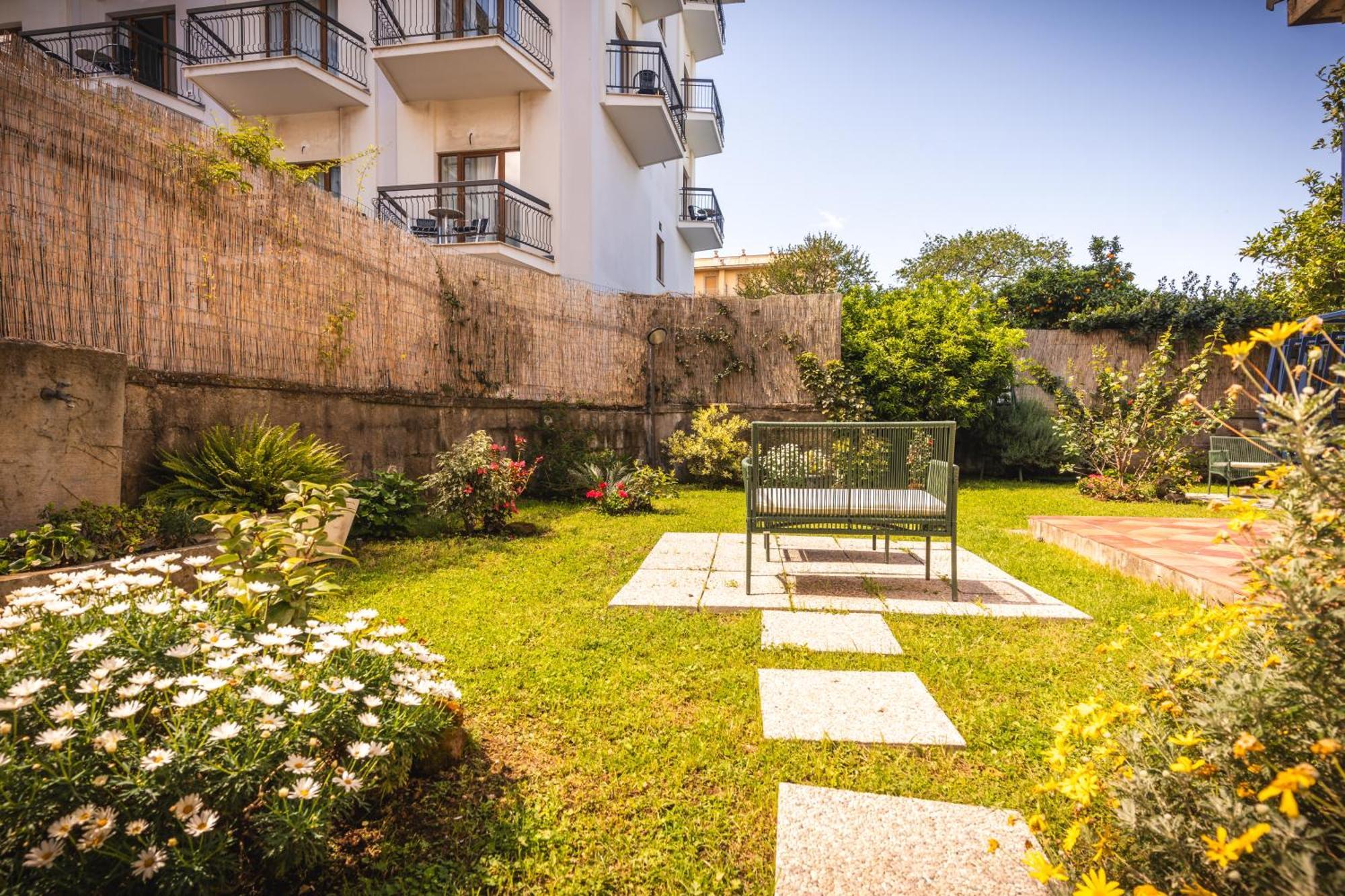 Hidden Garden & Sorrento