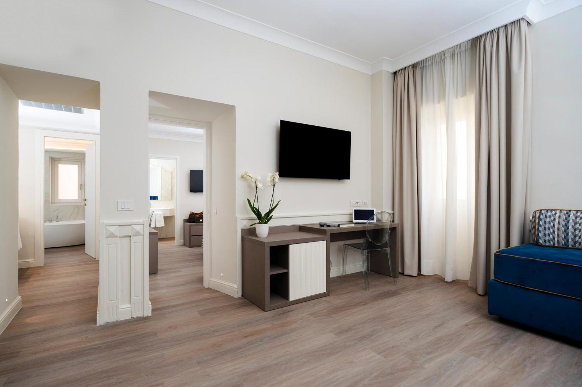 Michelangelo Hotel 4*
