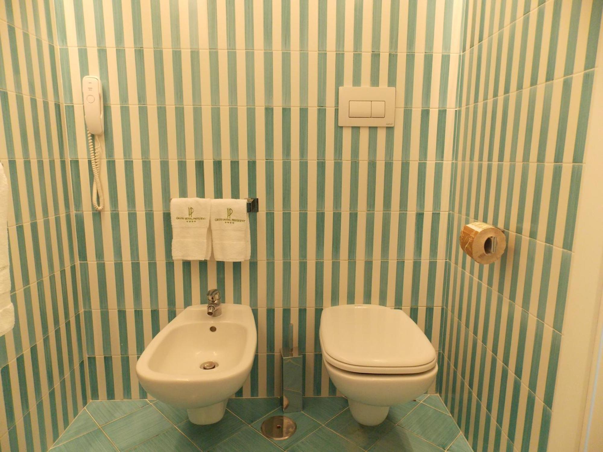 Grand President Hotel 4*