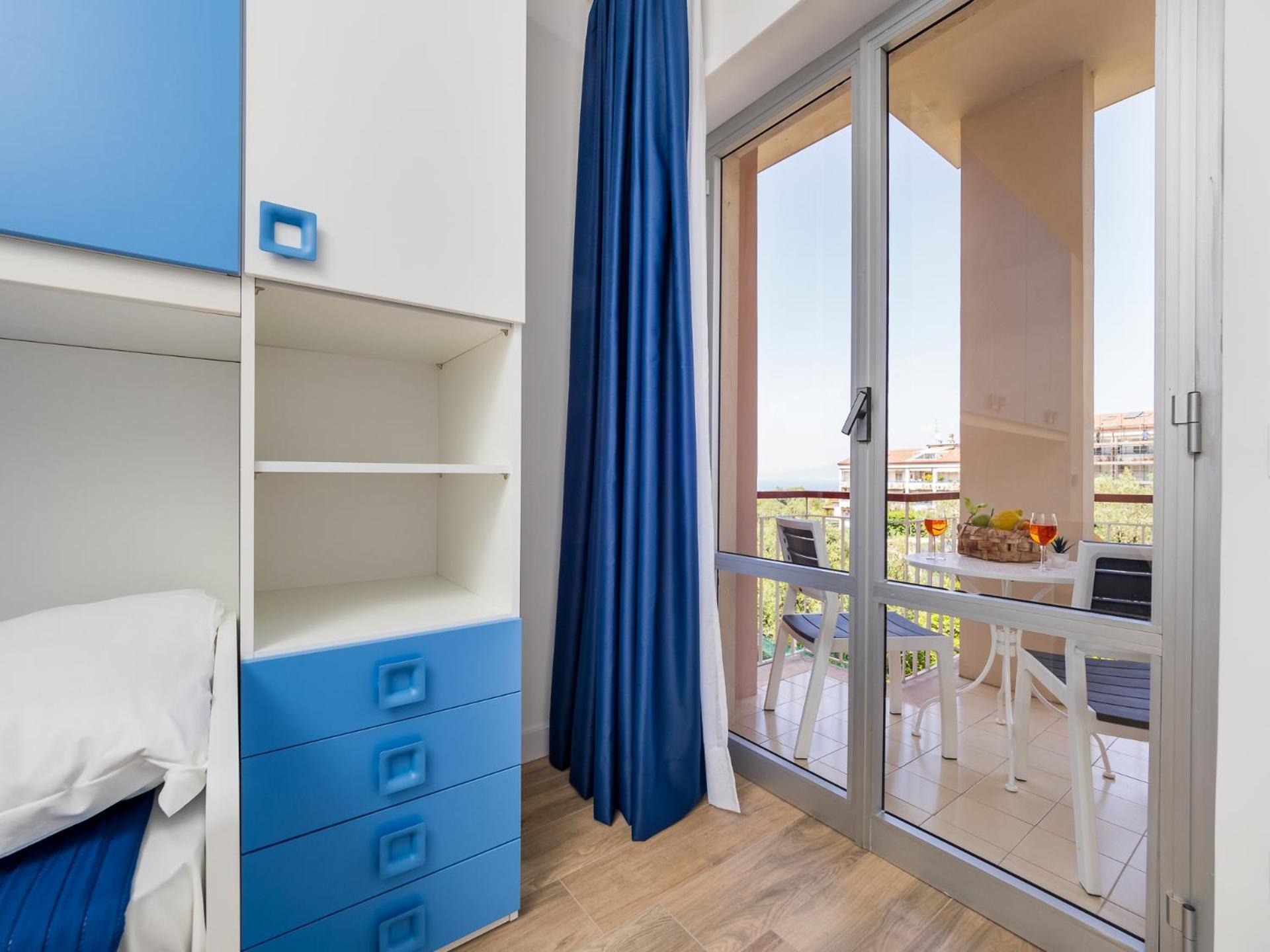Apartamento Nonno Angelo - 4 Bedrooms With Free Parking & Seaview Balcony Sorrento