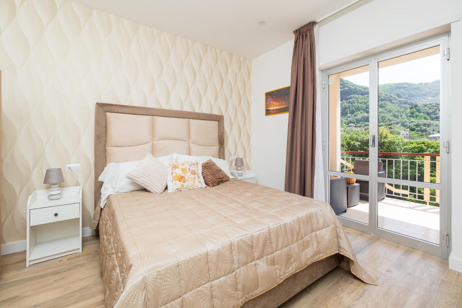 Nonno Angelo - 4 Bedrooms With Free Parking & Seaview Balcony