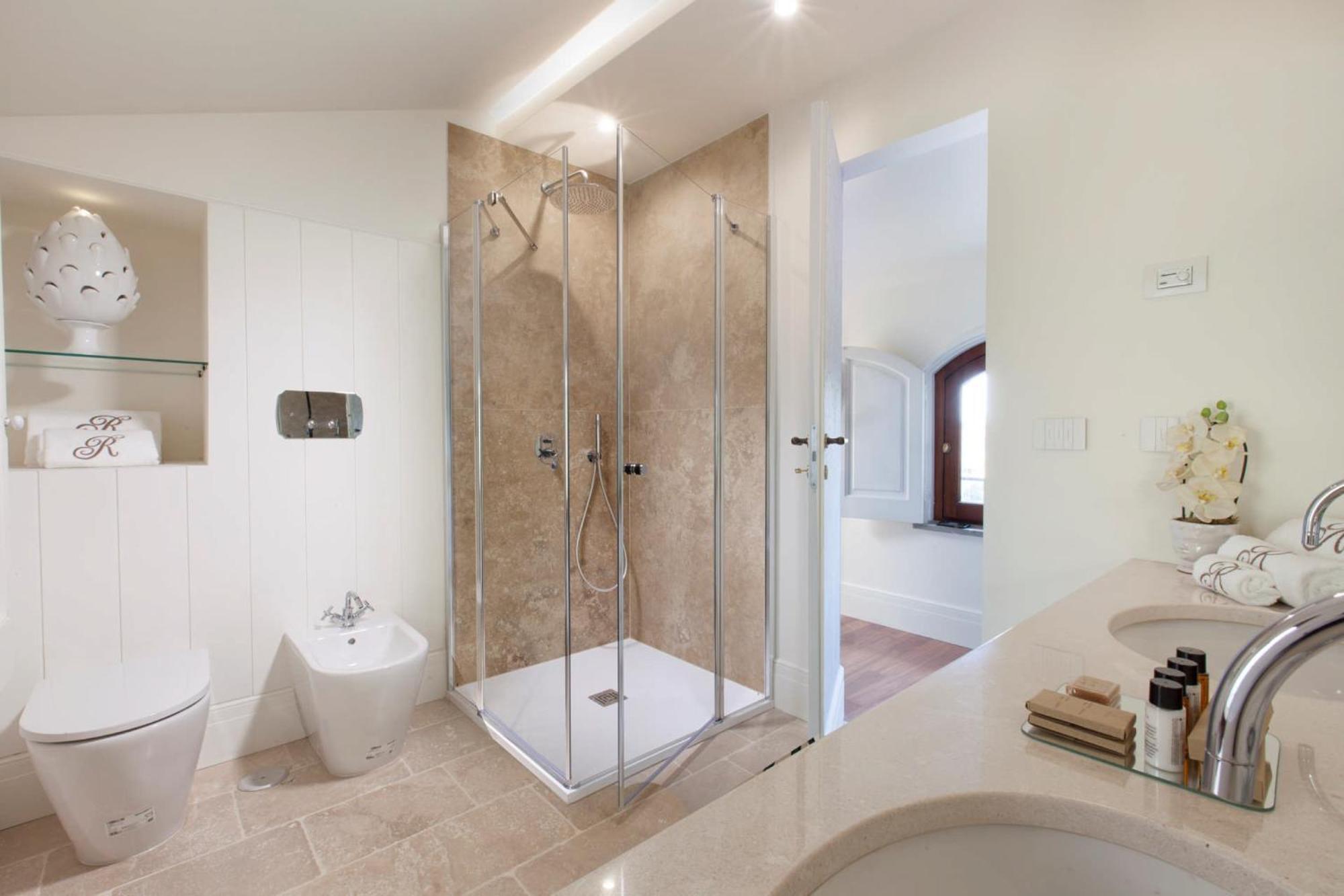 - Ebe Villa Sorrento