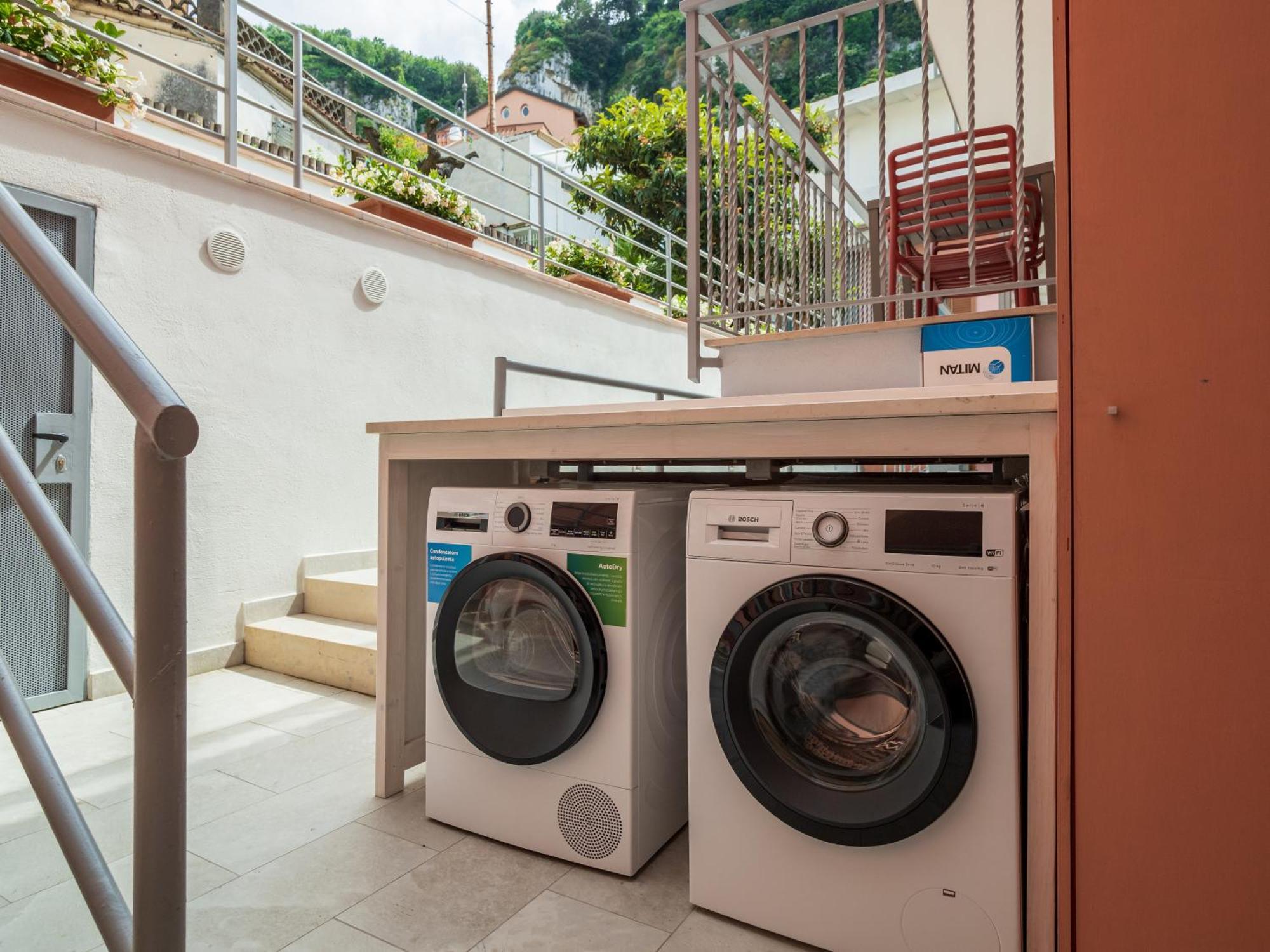 Apartment Futura Funky House - De Vivo Realty *