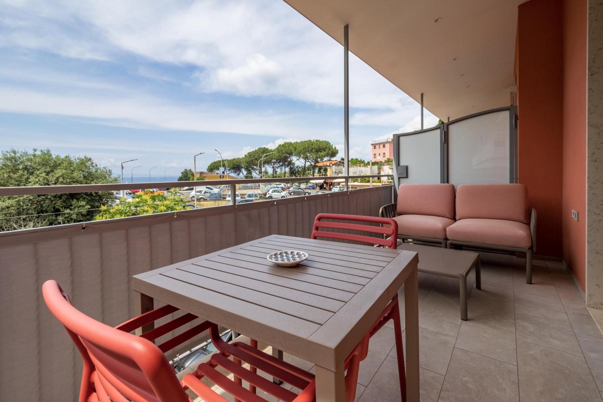 Apartment Futura Funky House - De Vivo Realty *