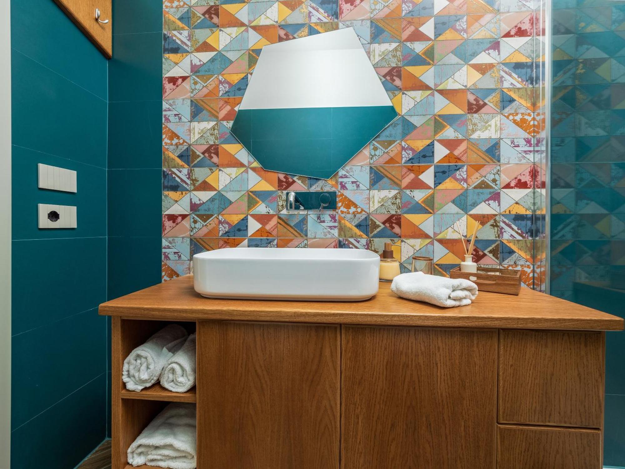 Futura Funky House - De Vivo Realty Apartment *