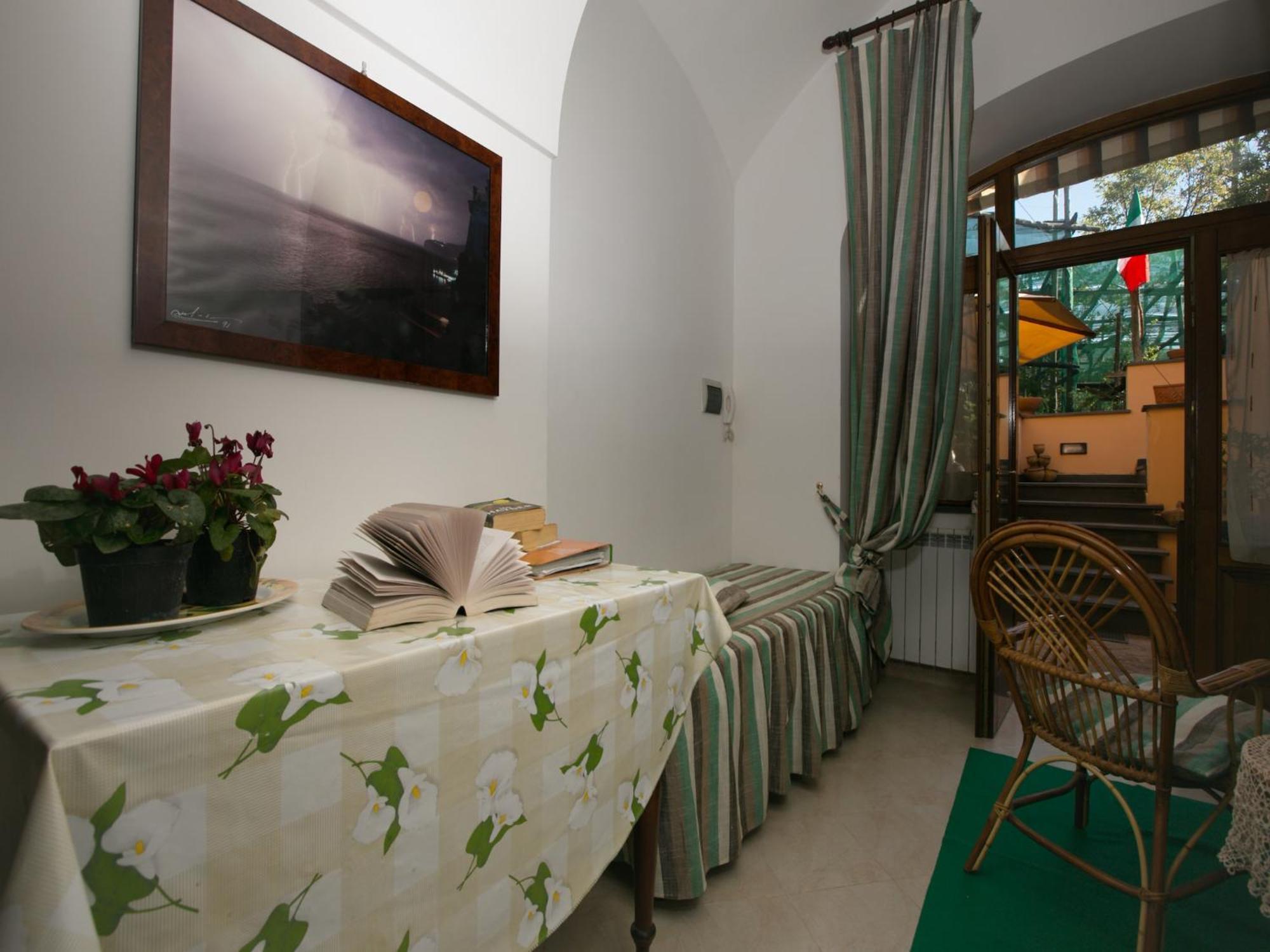 Luxurious Mansion In With Garden Holiday home