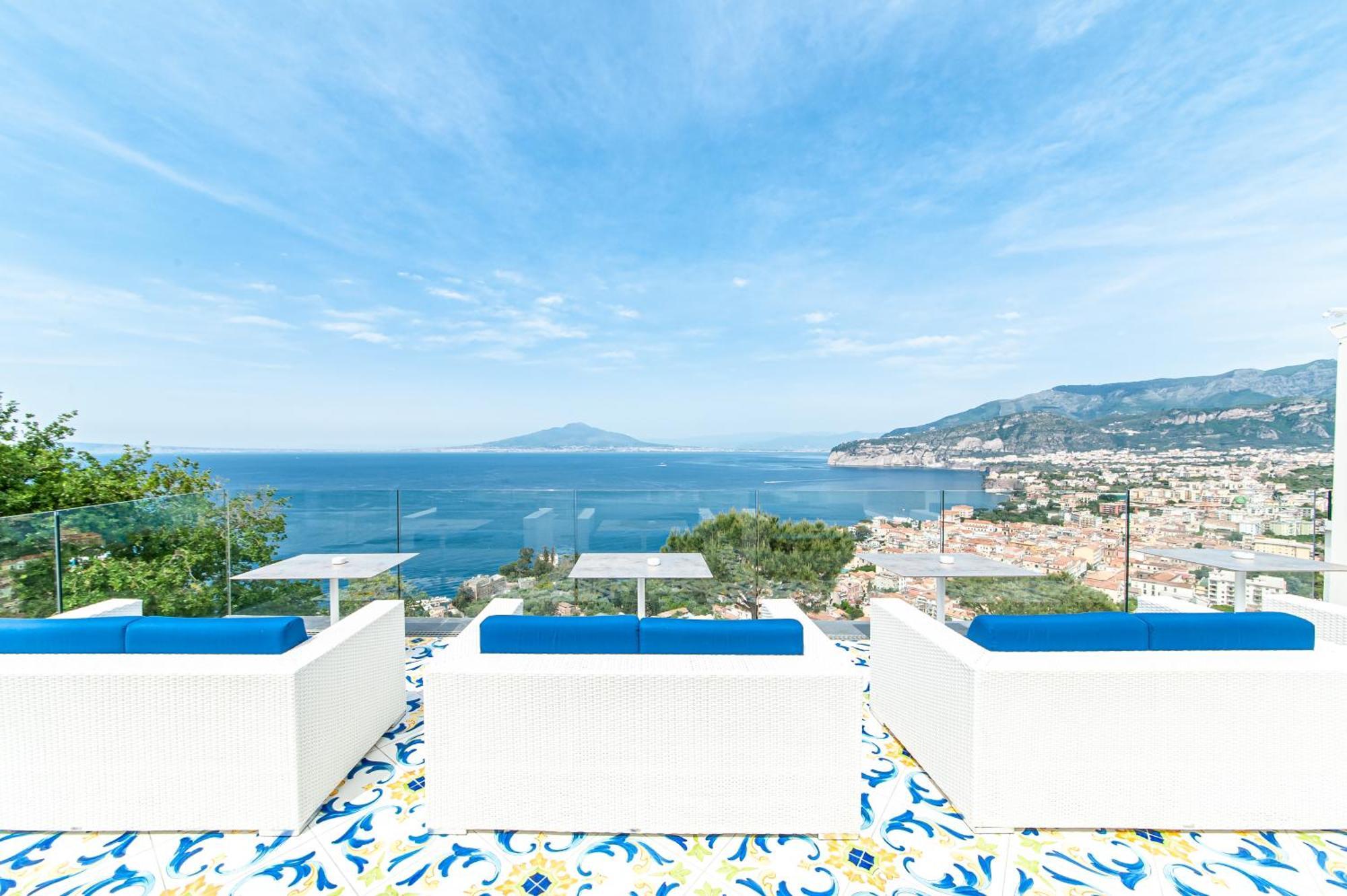 Grand President Hotel 4*