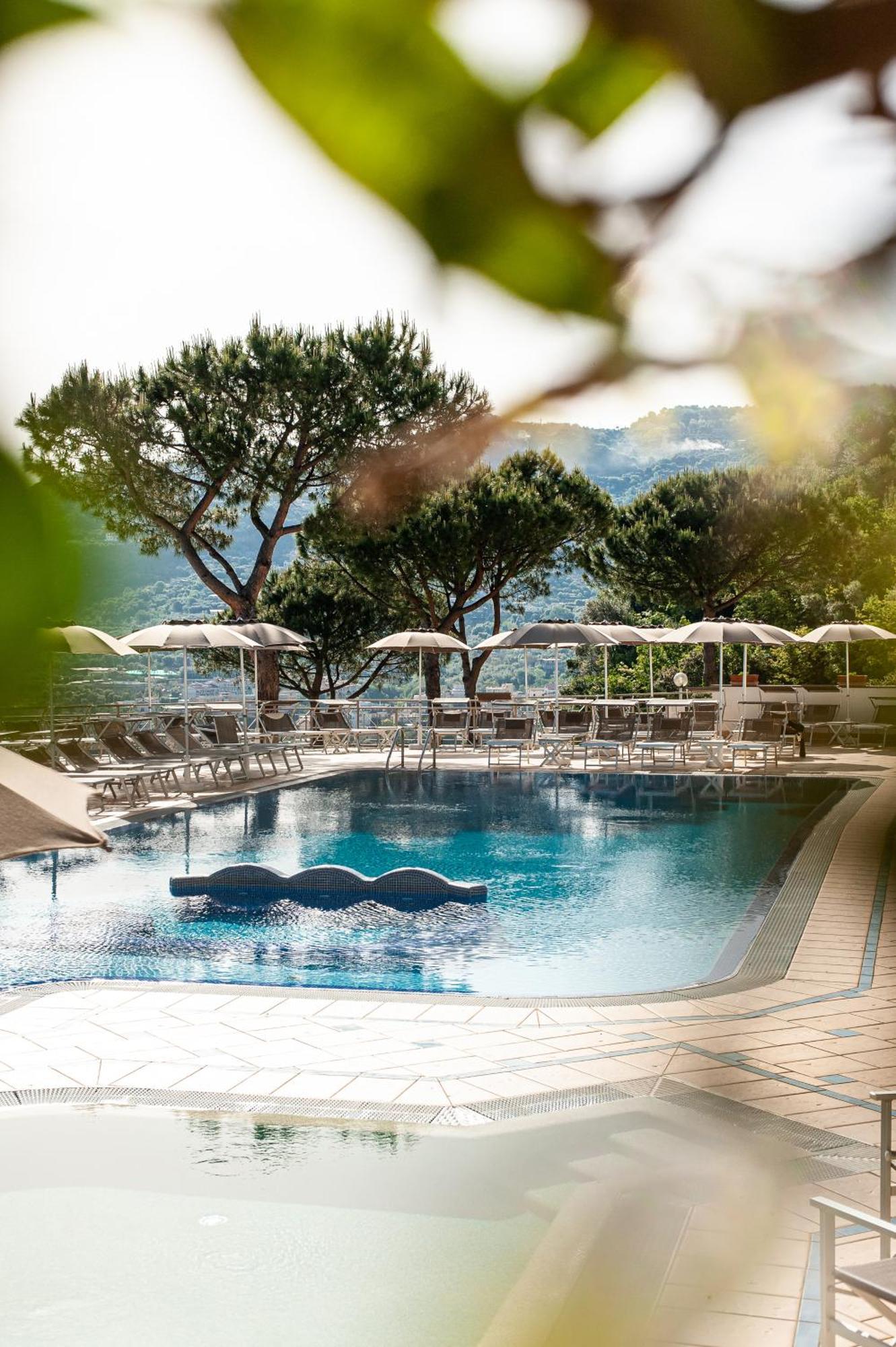 Hotel Grand President 4*