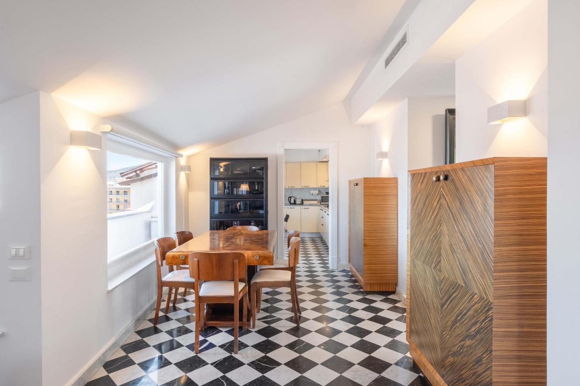 Apartment - The Roof *