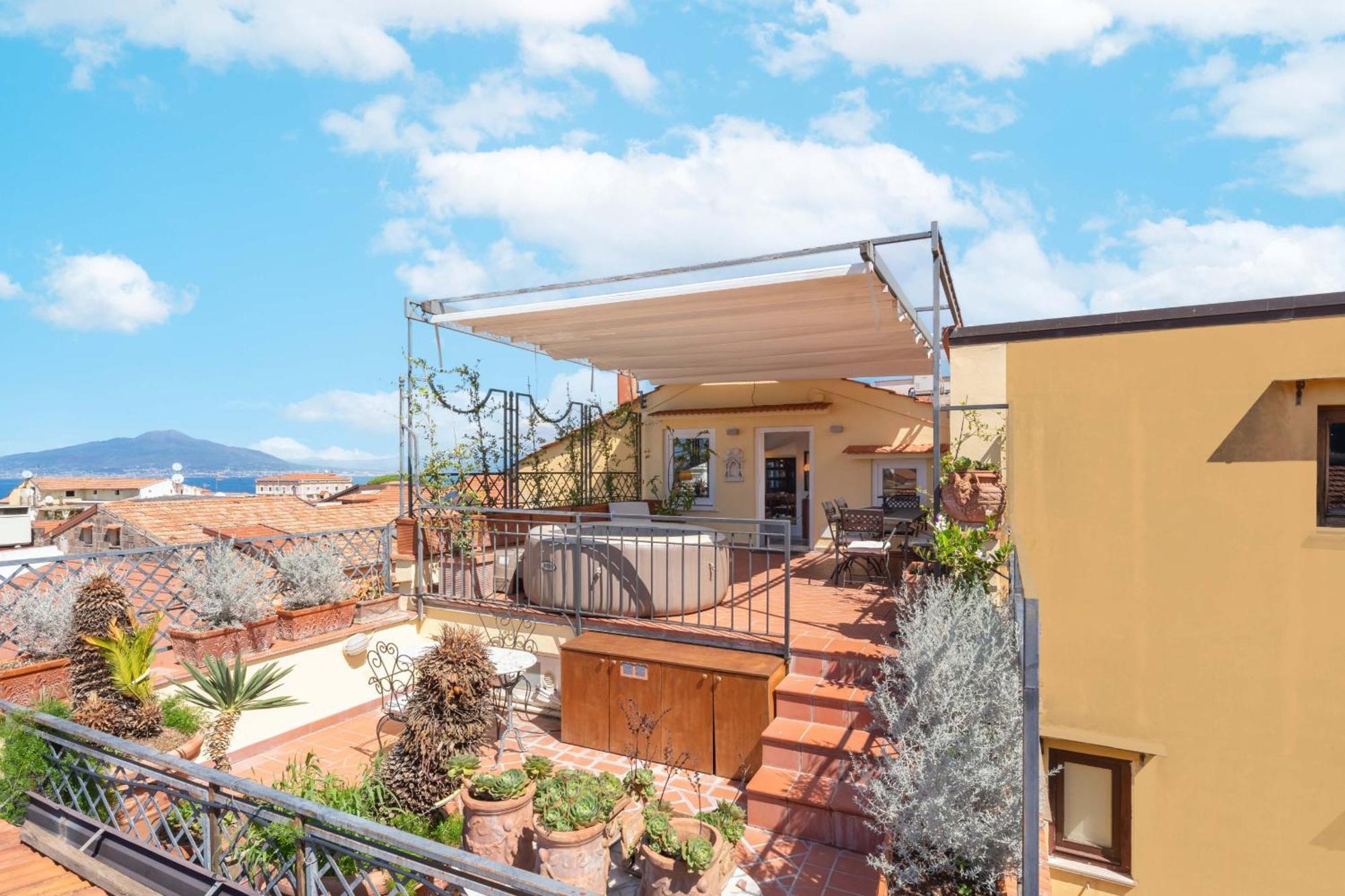 Apartment - The Roof *