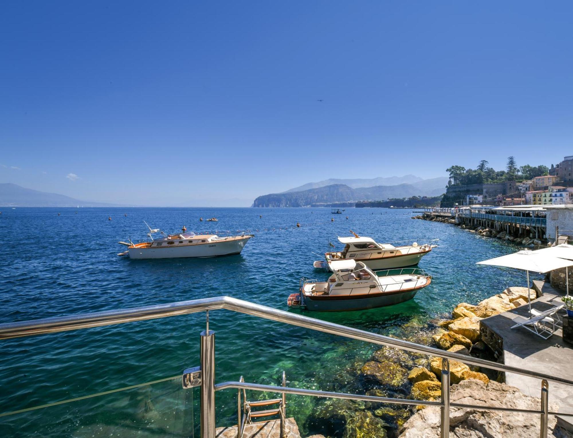 My Exclusive Italy - Beachfront & Private Sea Access Villa *