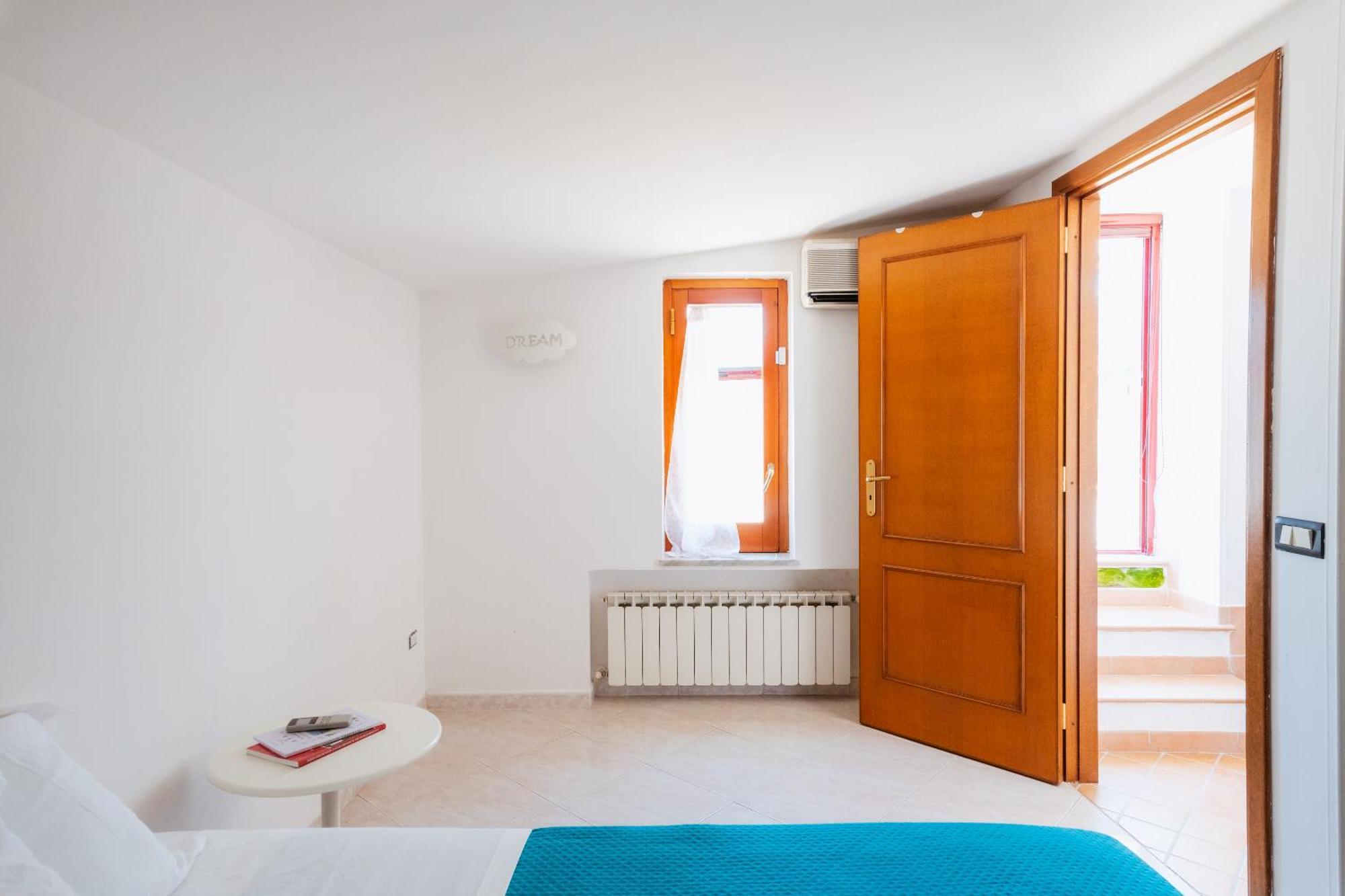 Realty Holidays - The House In The Center * Sorrento