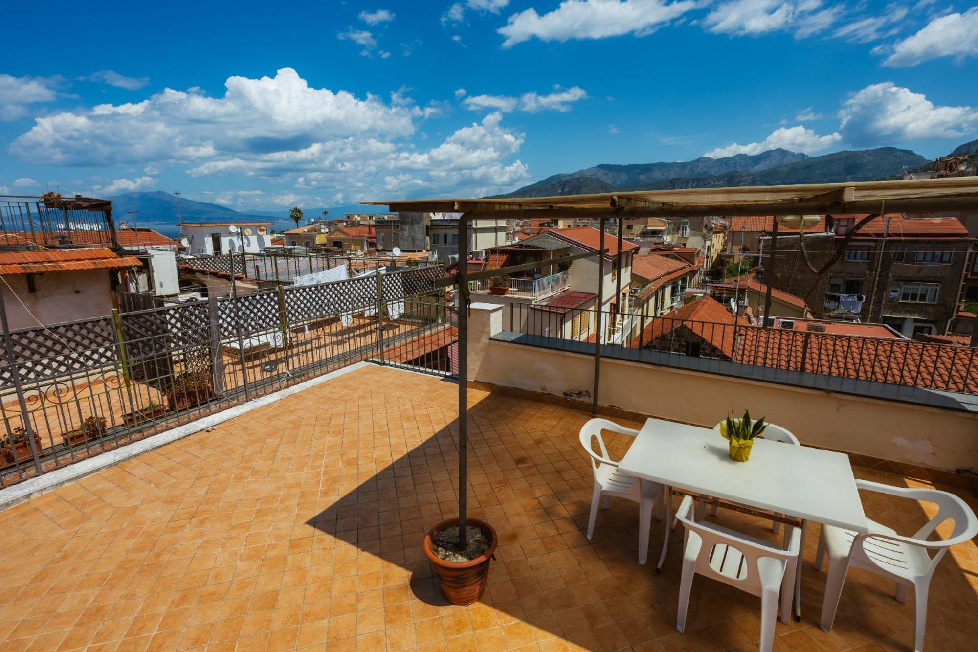 Apartment Realty Holidays - The House In The Center Sorrento
