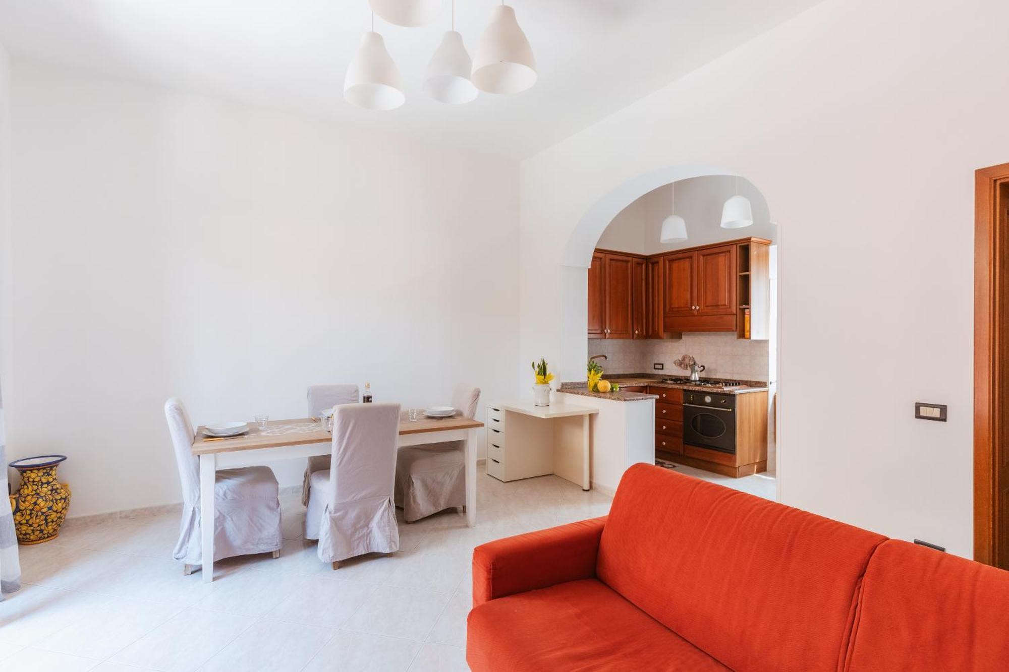 Realty Holidays - The House In The Center Sorrento