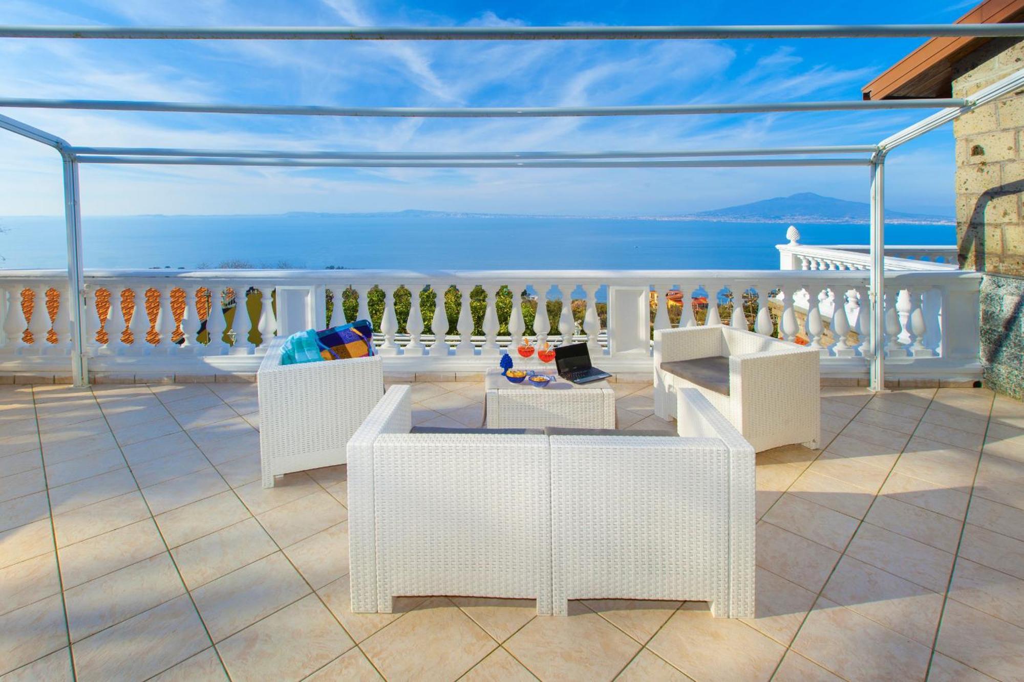 Luisa Jacuzzi And Pool Villa
