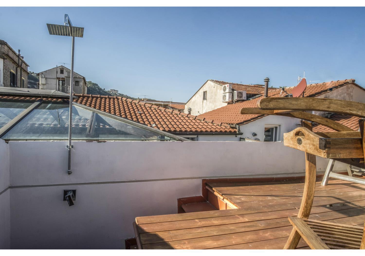 Caruso Apartment