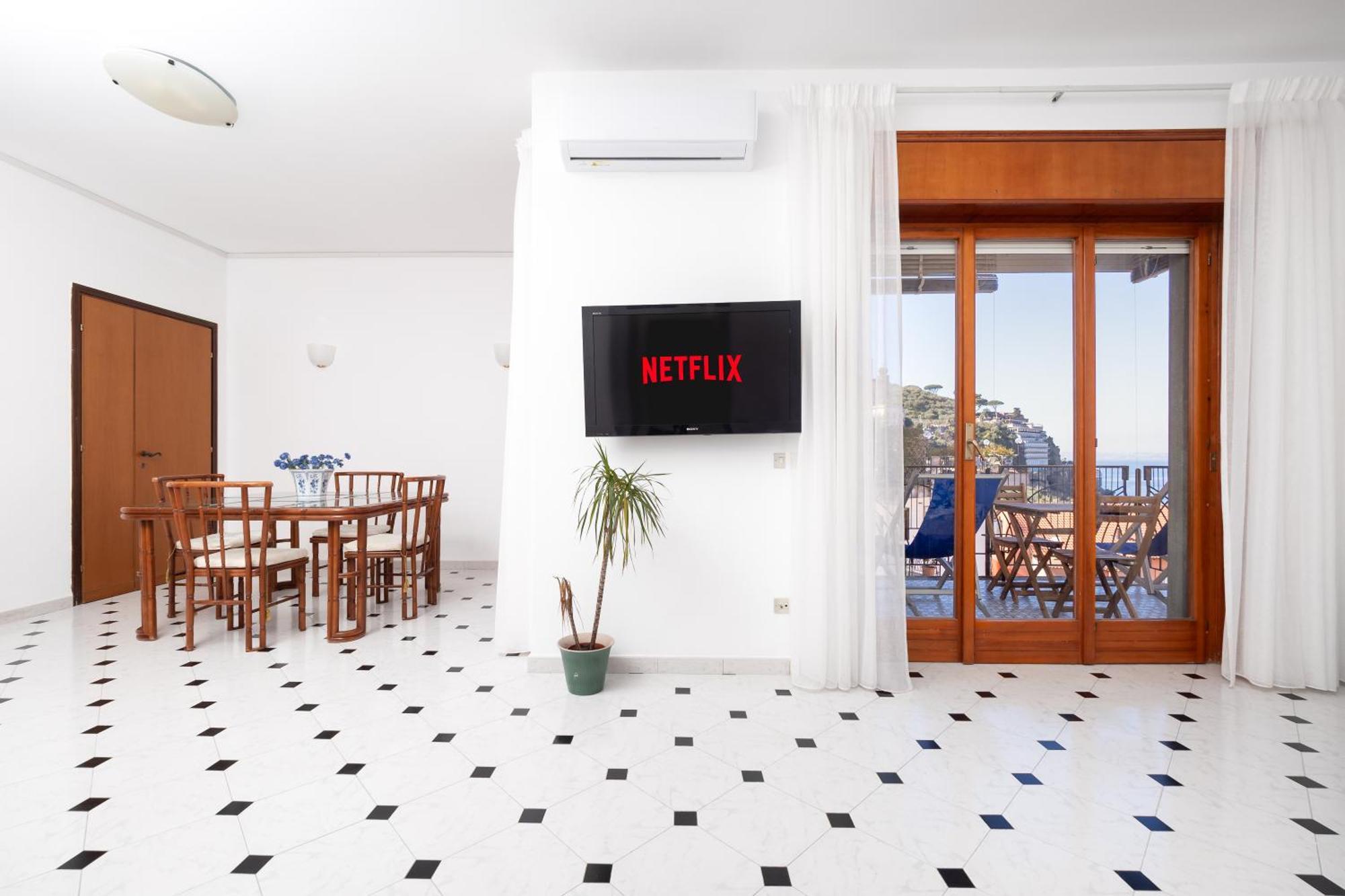 Capo Sereno - Large & Bright With Terrace Sorrento
