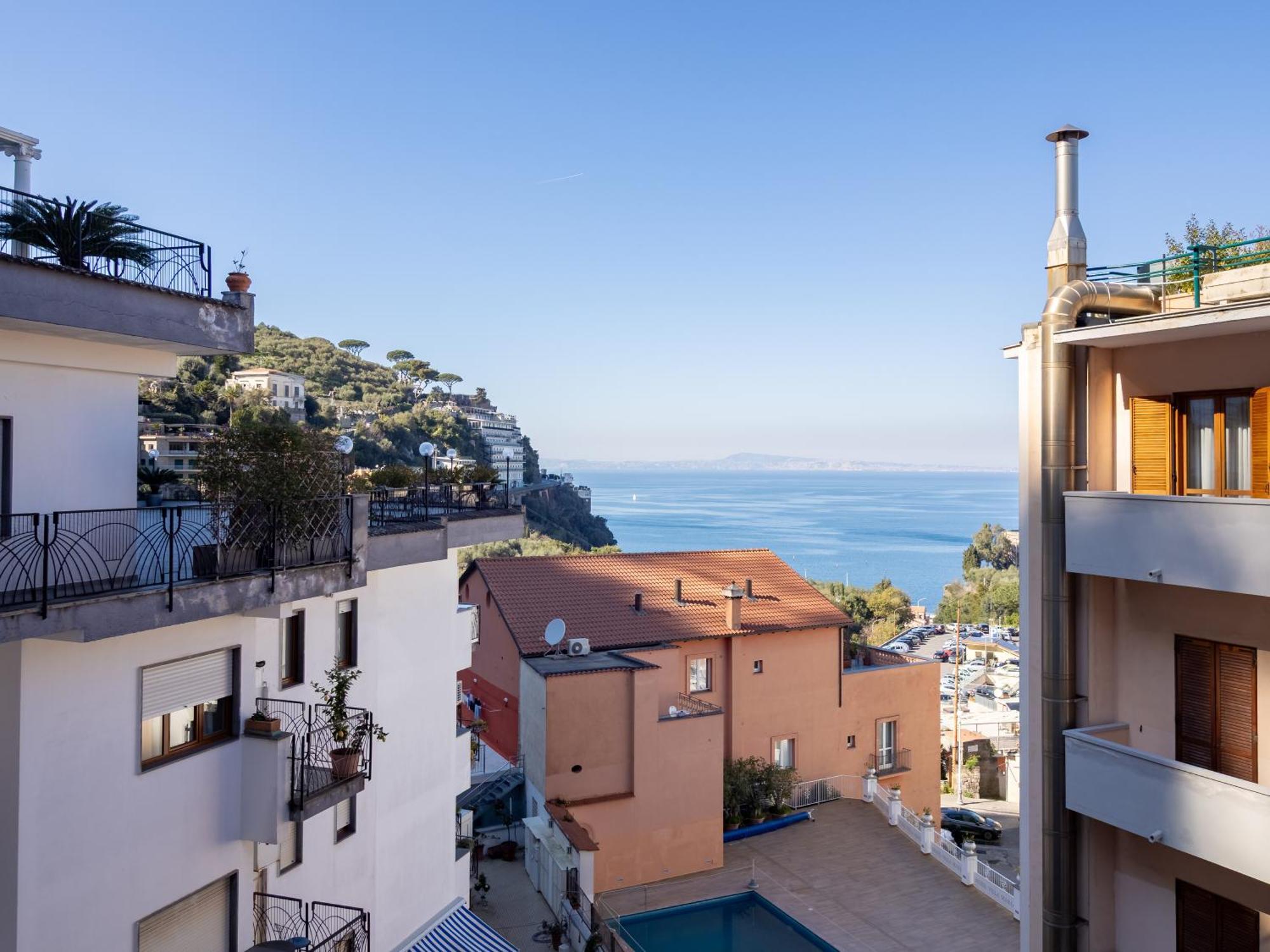 Capo Sereno - Large & Bright With Terrace Sorrento