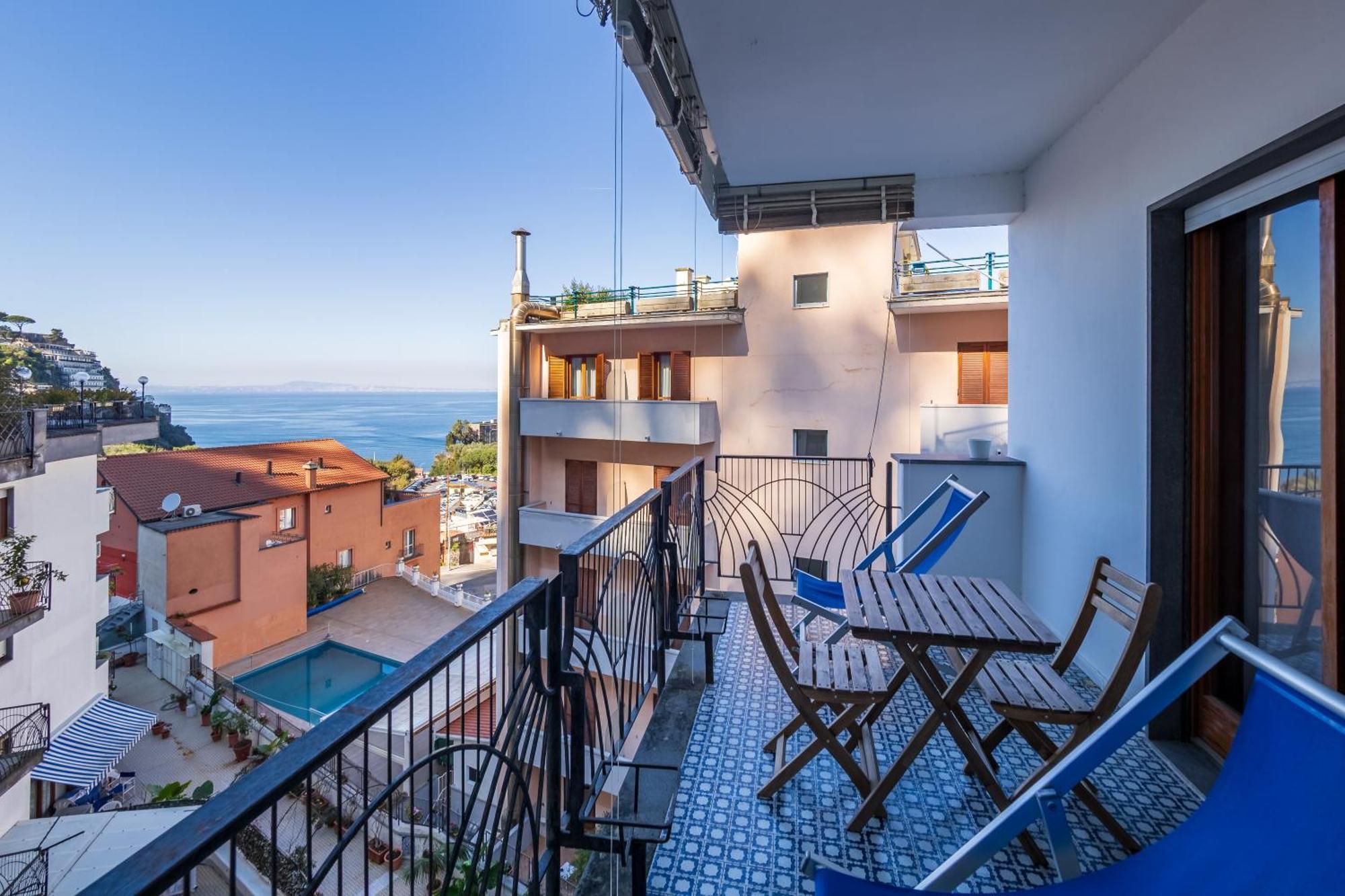 Capo Sereno - Large & Bright With Terrace Apartment