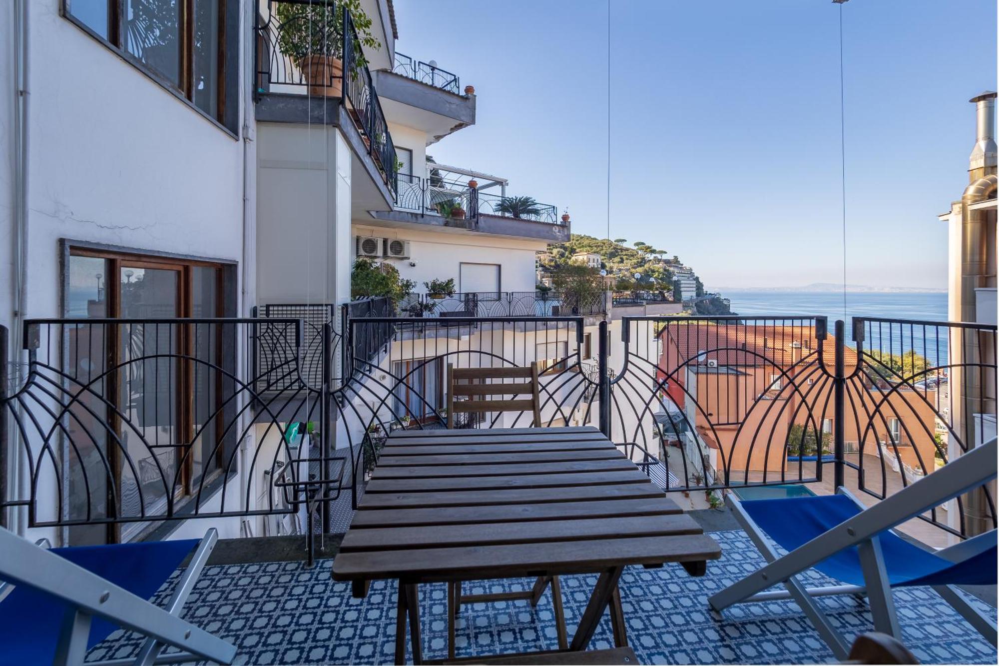 Capo Sereno - Large & Bright With Terrace Apartment Sorrento