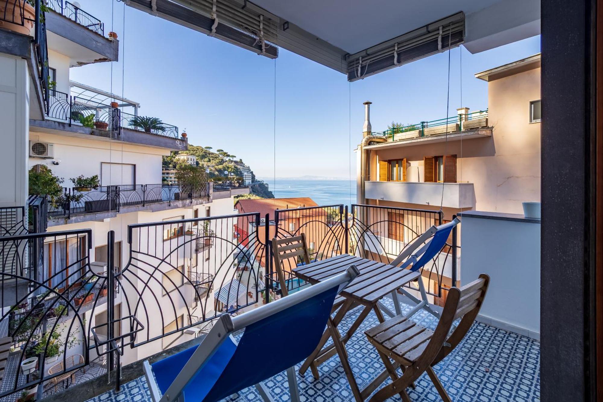 Capo Sereno - Large & Bright With Terrace *