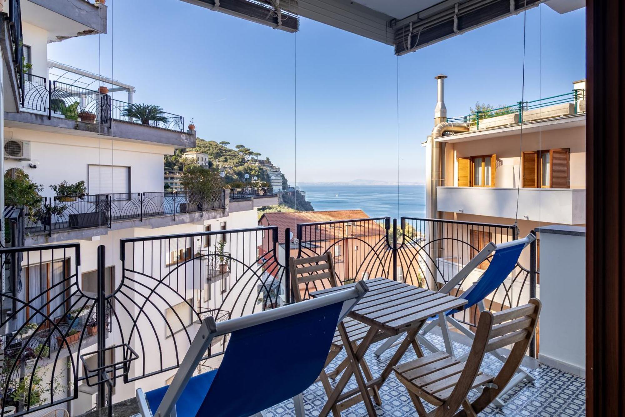 Capo Sereno - Large & Bright With Terrace Apartment Sorrento