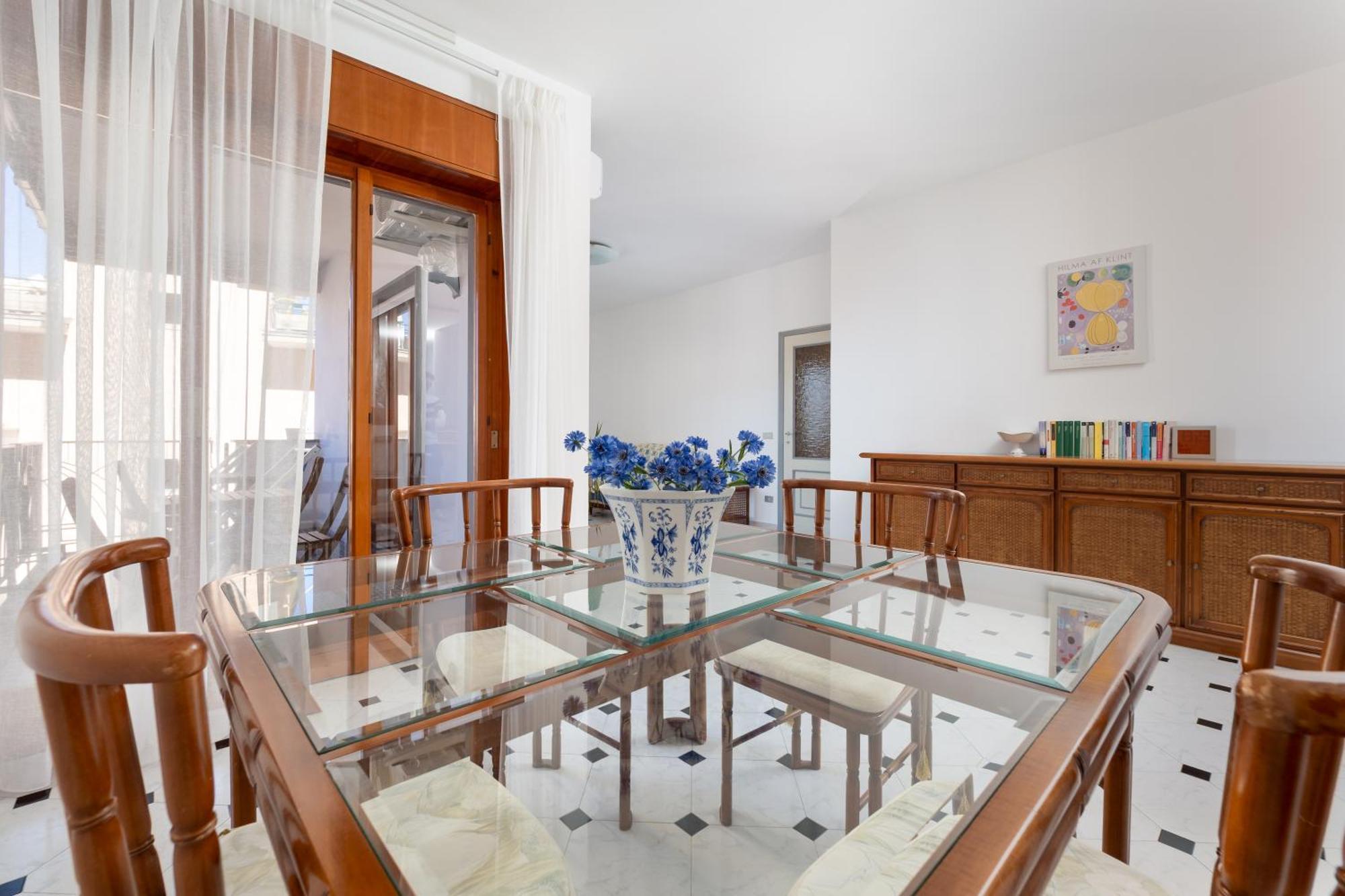 Capo Sereno - Large & Bright With Terrace *