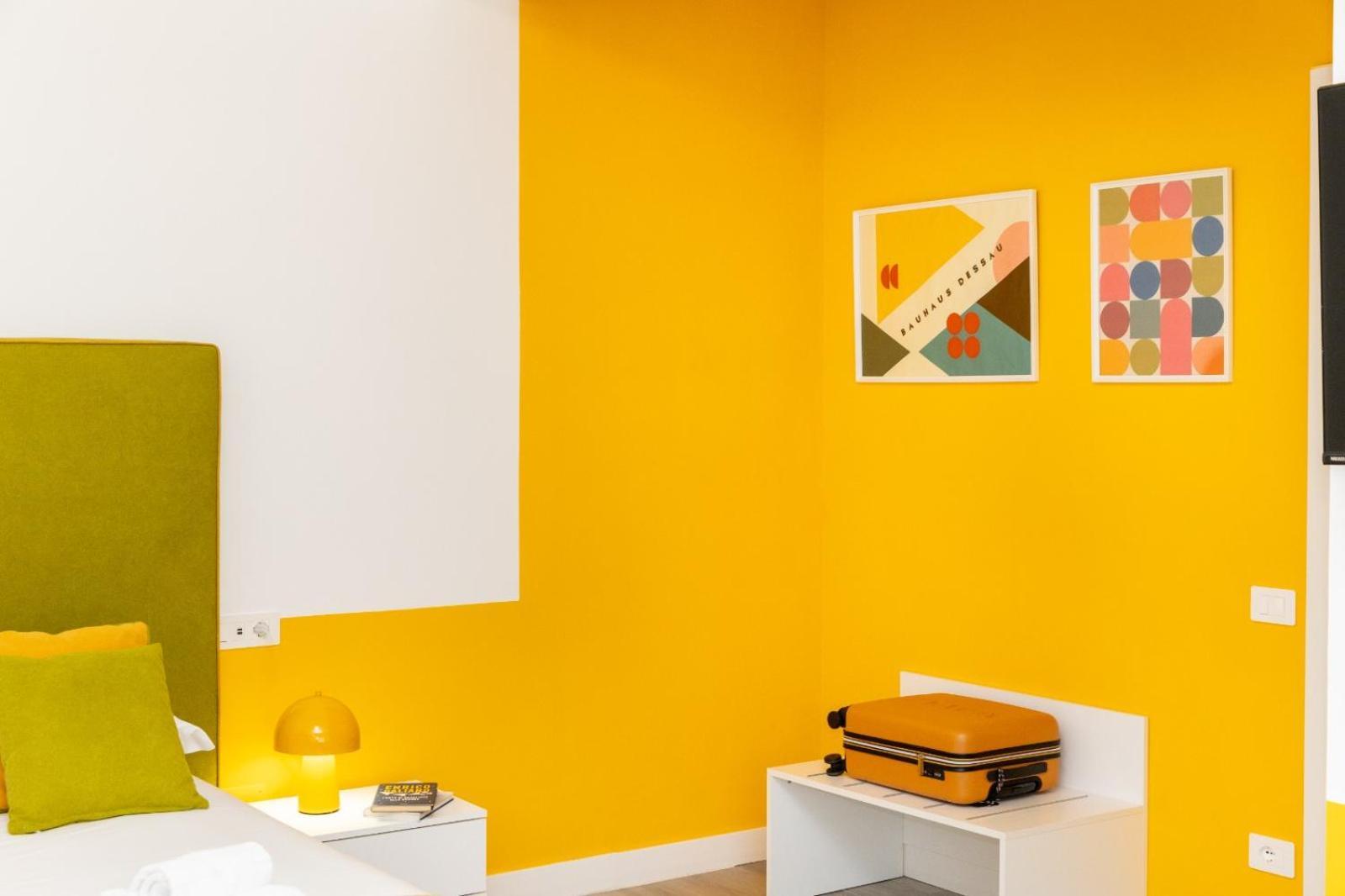 Sunny Flat